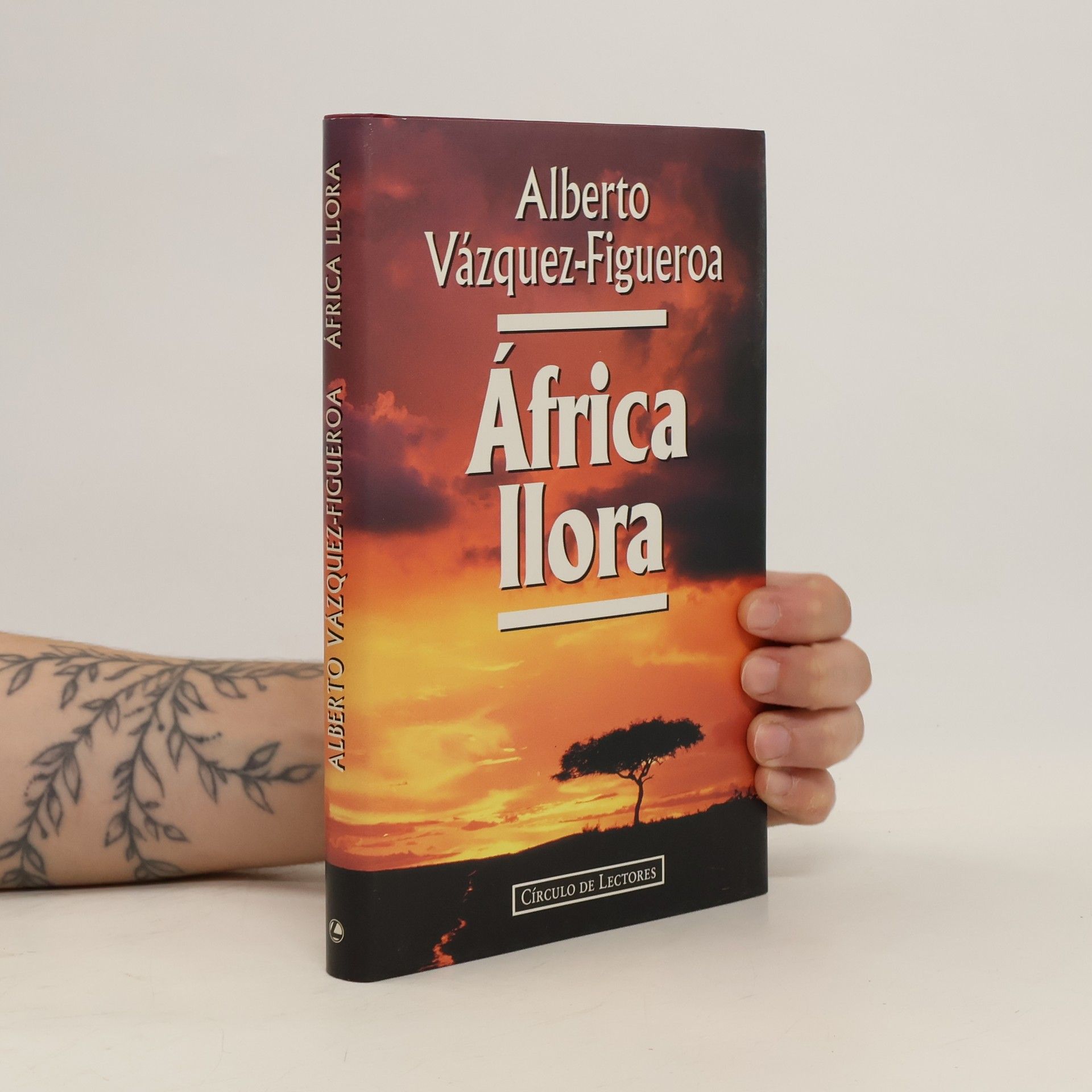 Alberto Vázquez Figueroa África llora