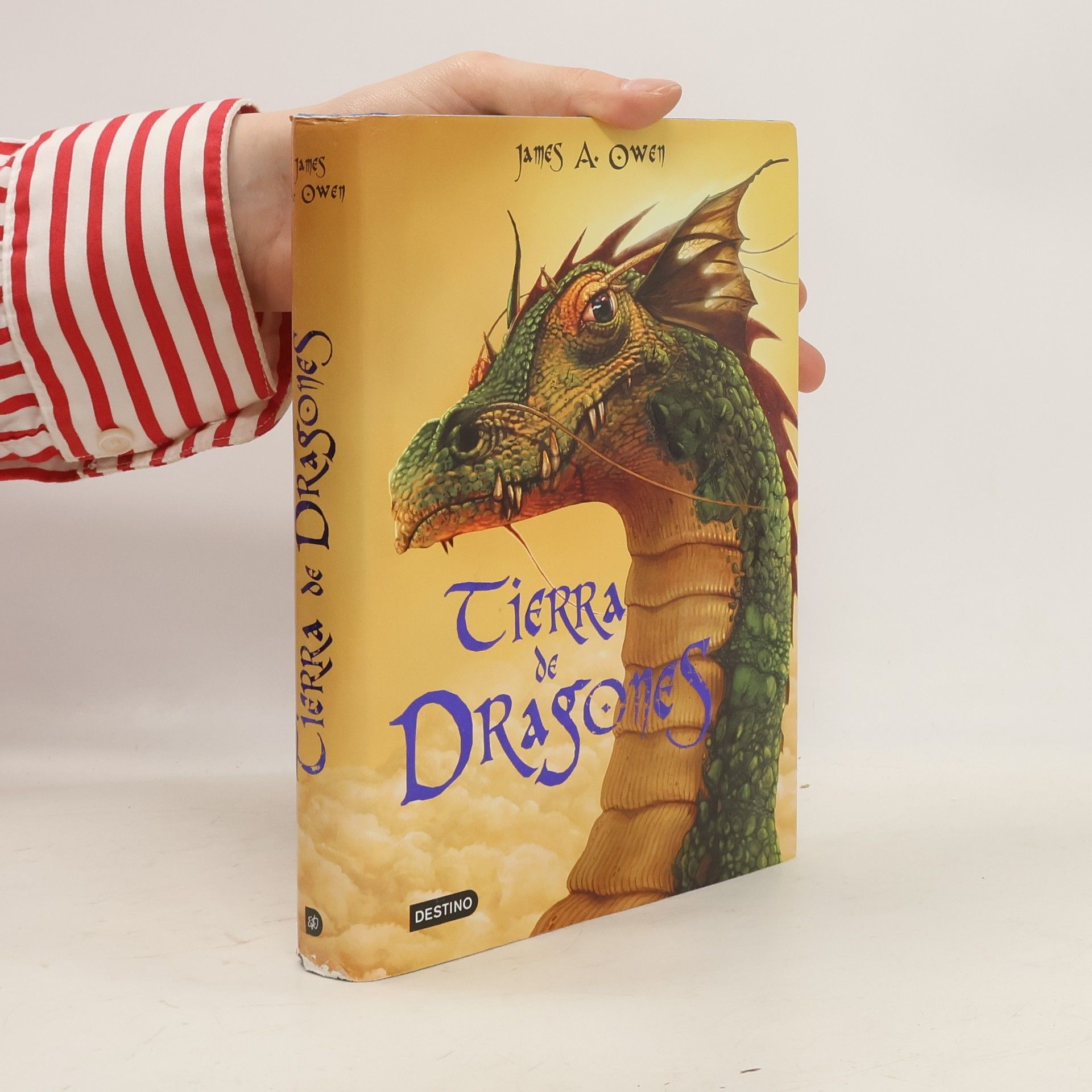 James A. Owen Tierra de dragones