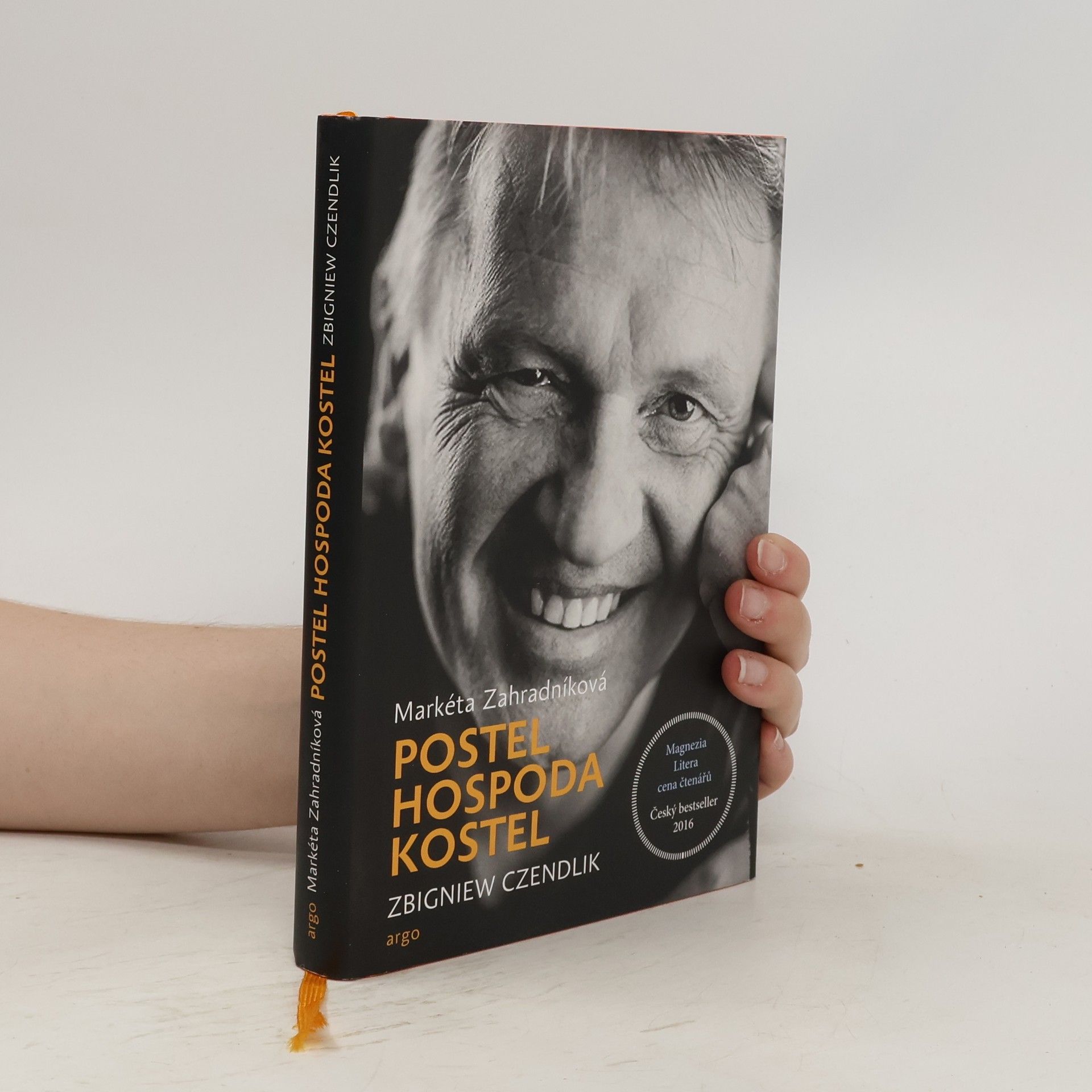 Postel, hospoda, kostel