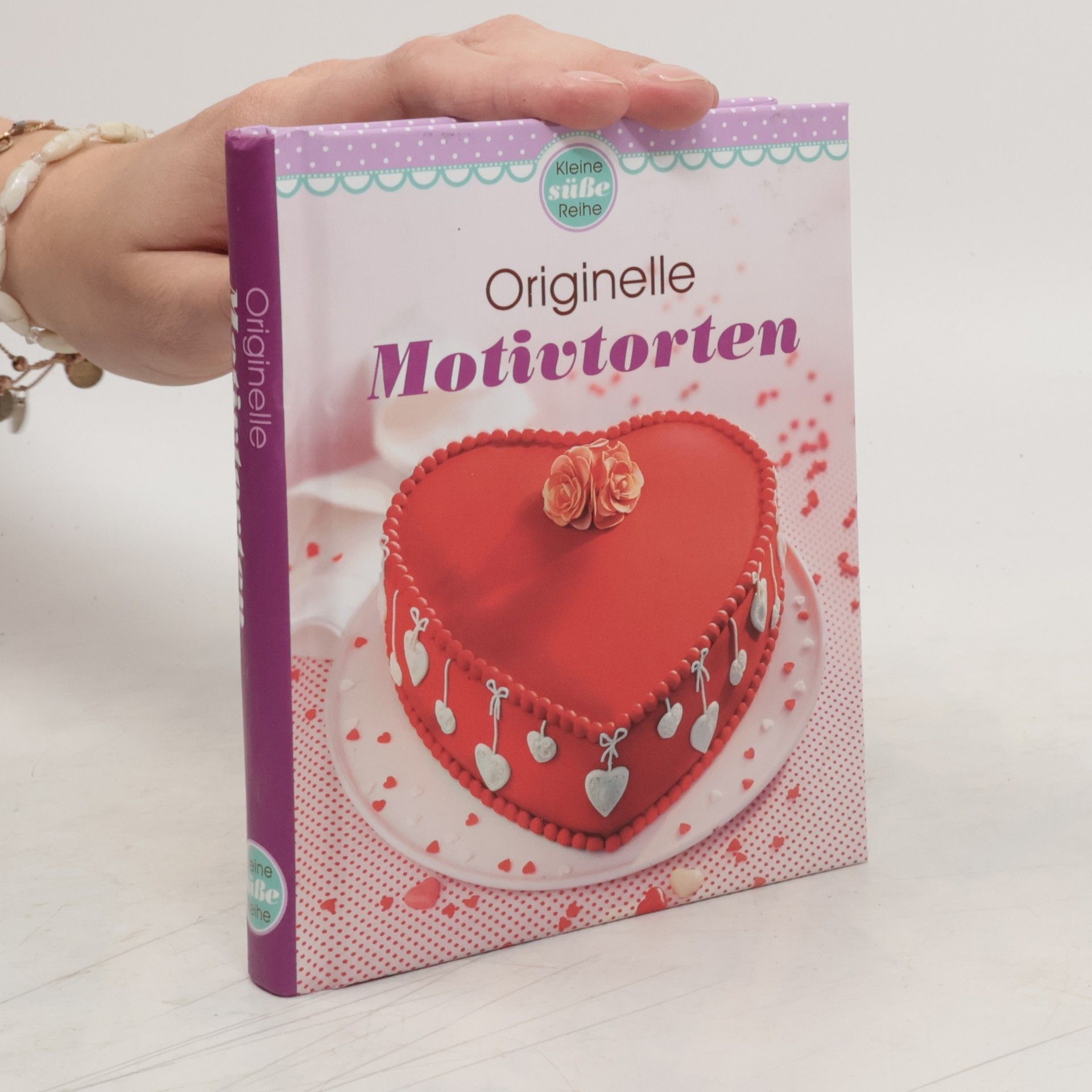 AA.VV. Gâteaux à thèmes inventifs