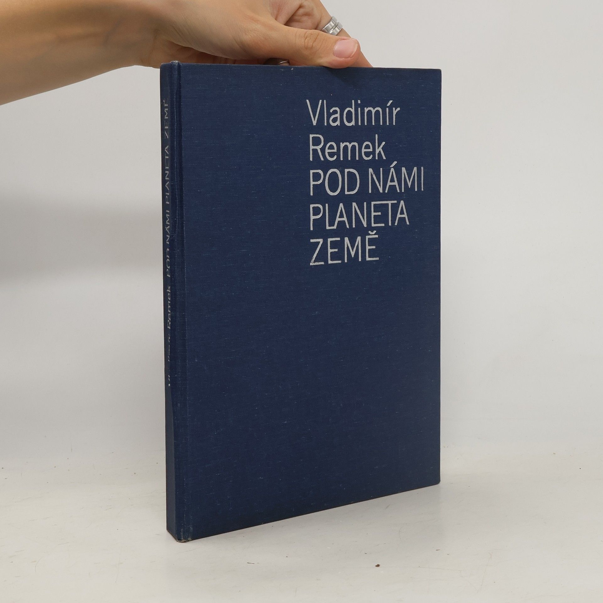 Vladimír Remek Pod námi planeta Země