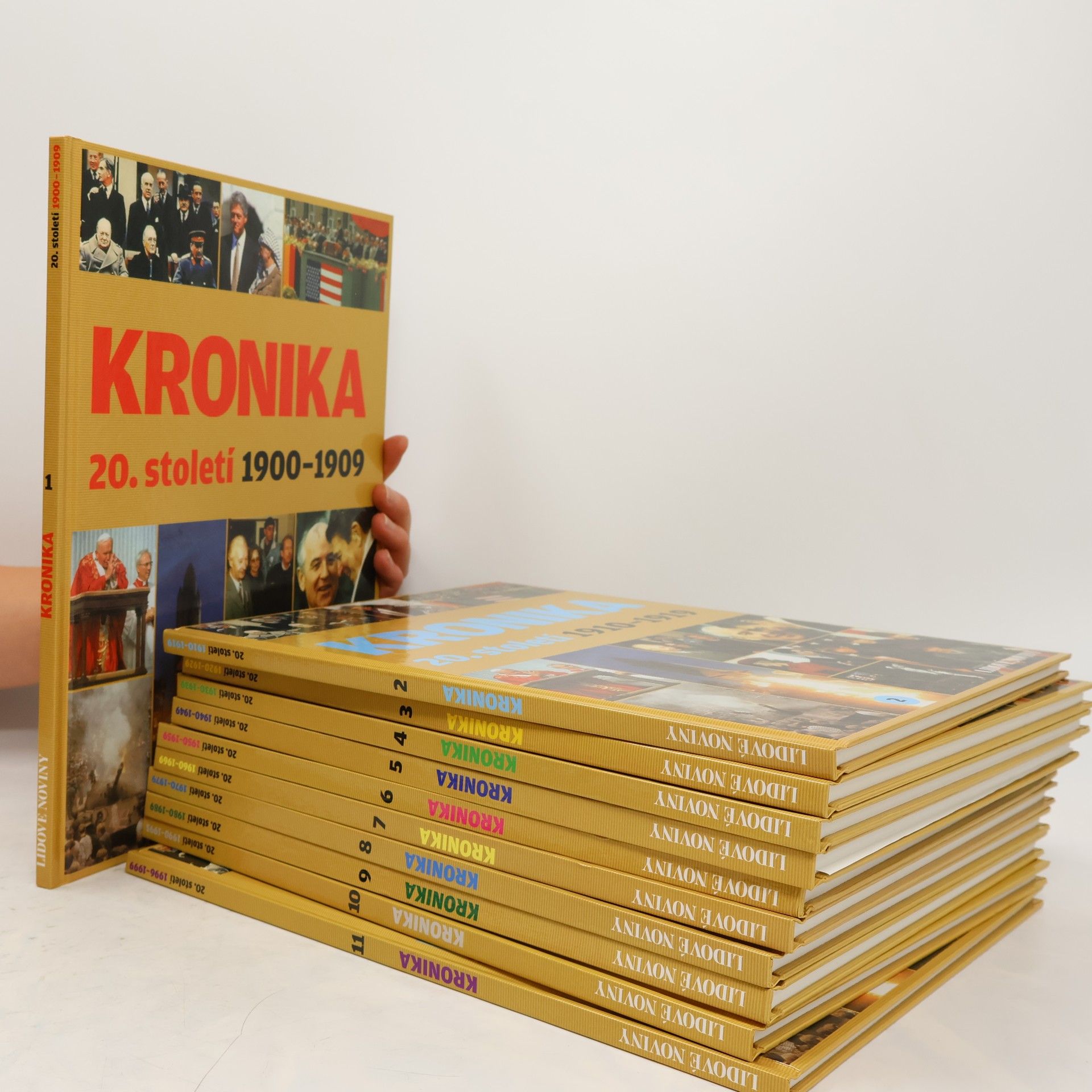 Collectif d'auteurs Kronika 20. století 1-11
