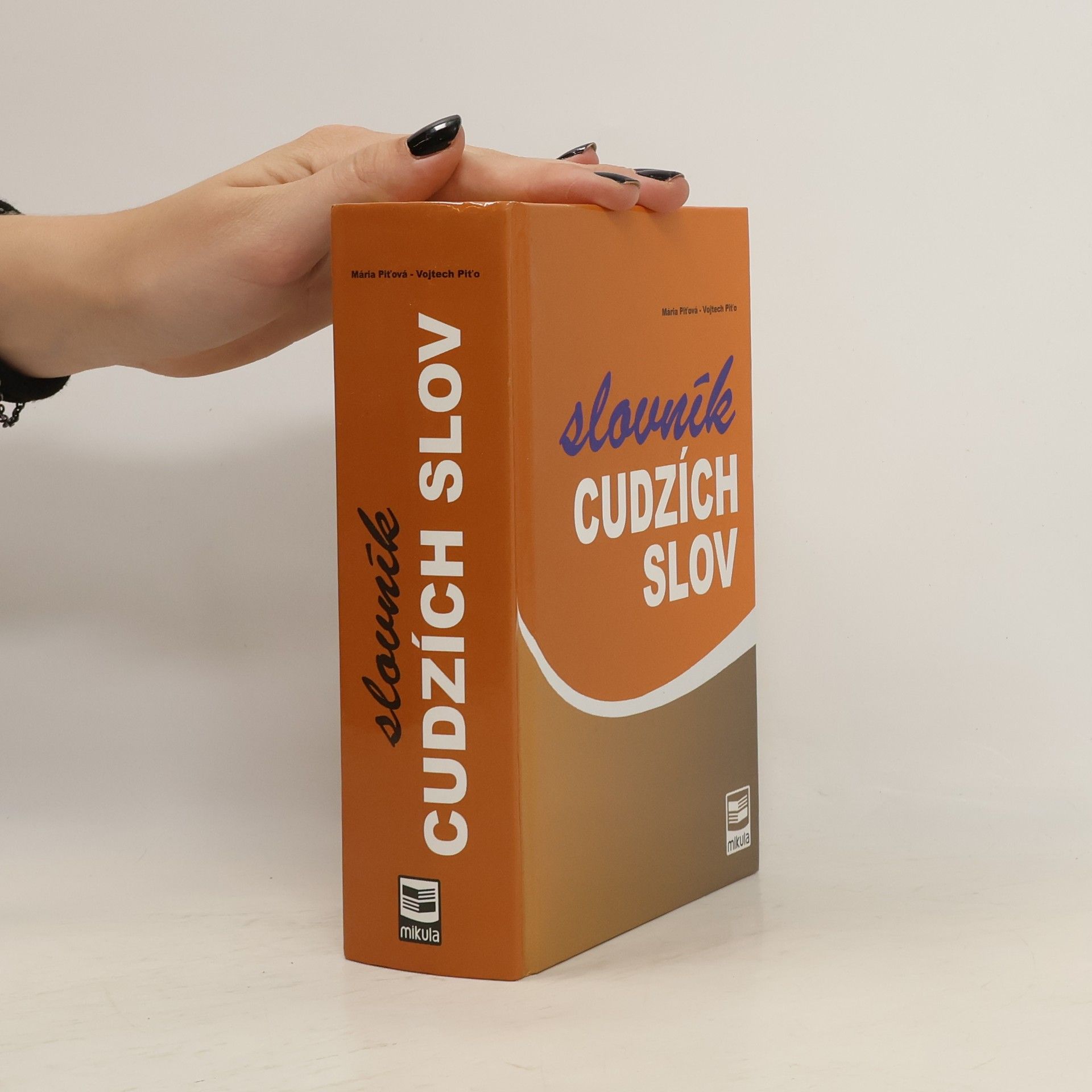 Mária Piťová Slovník cudzích slov
