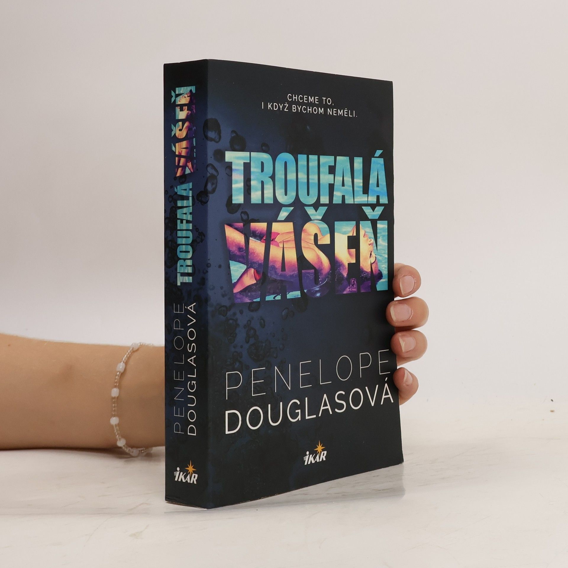 Penelope Douglas Troufalá vášeň
