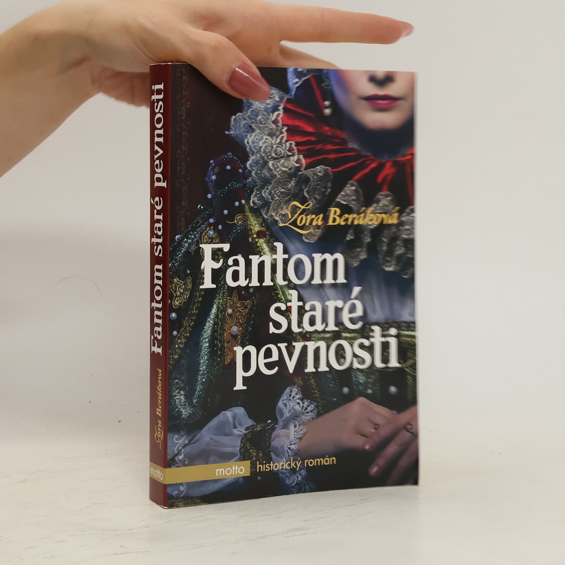 Zora Beráková Fantom staré pevnosti : dobrodružný historický román