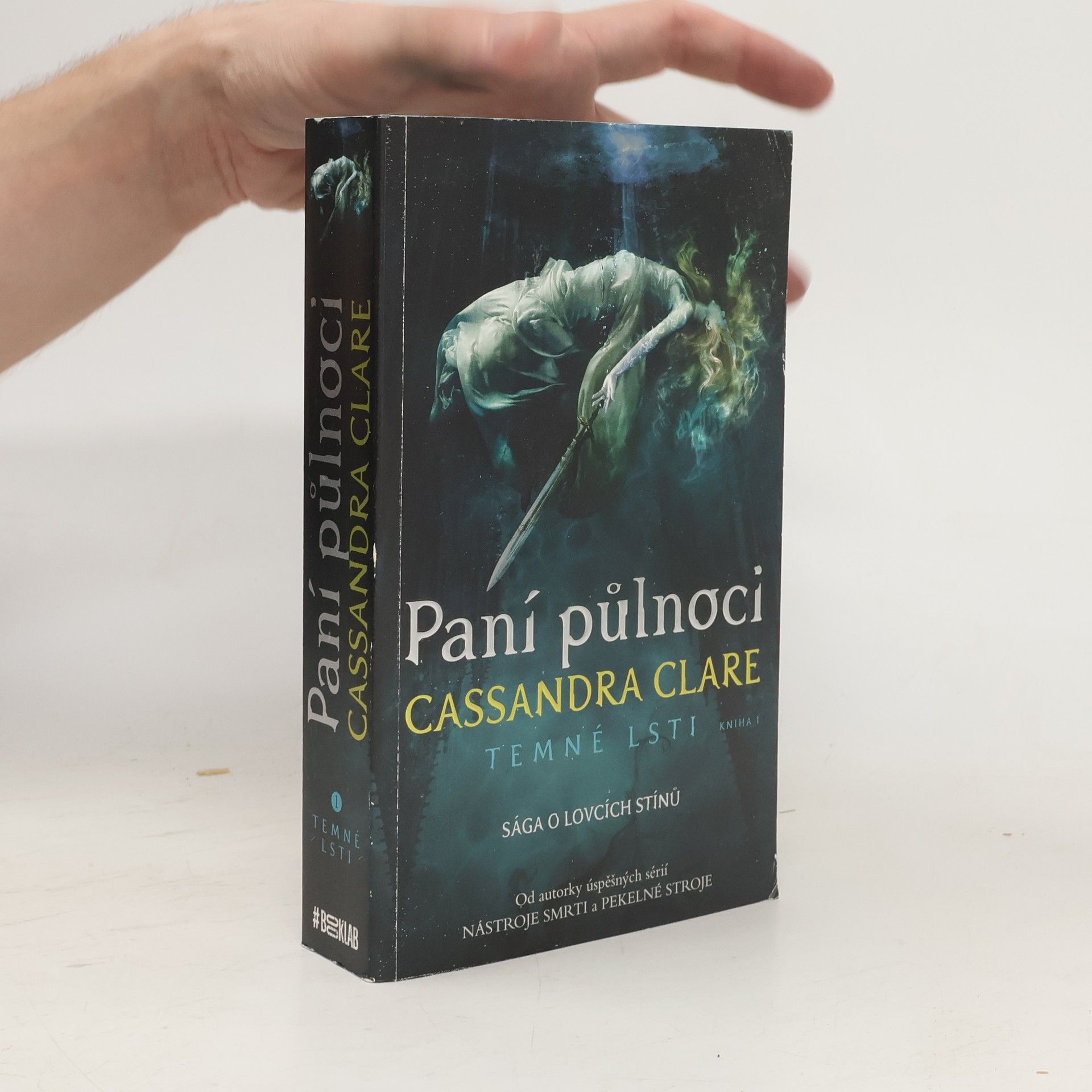 Cassandra Clare Temné lsti. Kniha první, Paní půlnoci