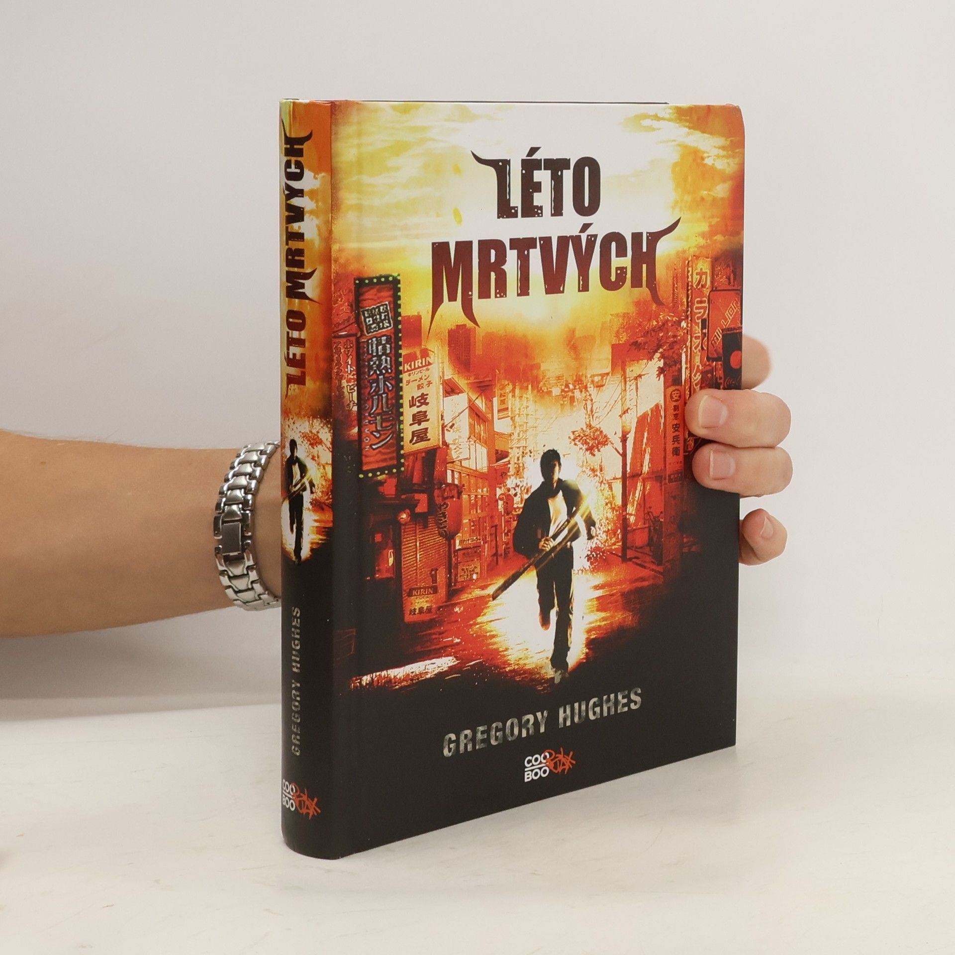 Gregory Hughes Léto mrtvých
