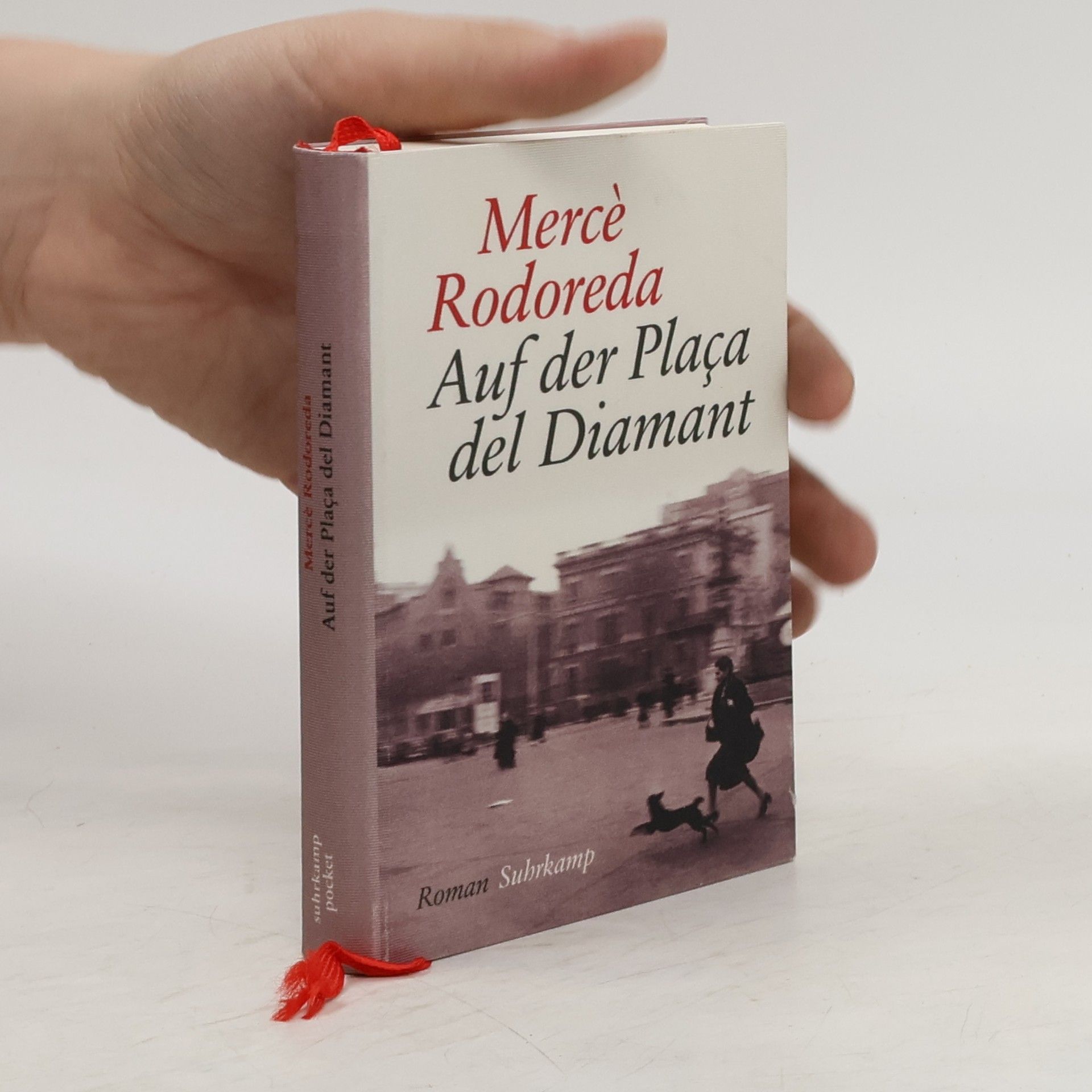 Mercè Rodoredaová Auf der Plaça del Diamant