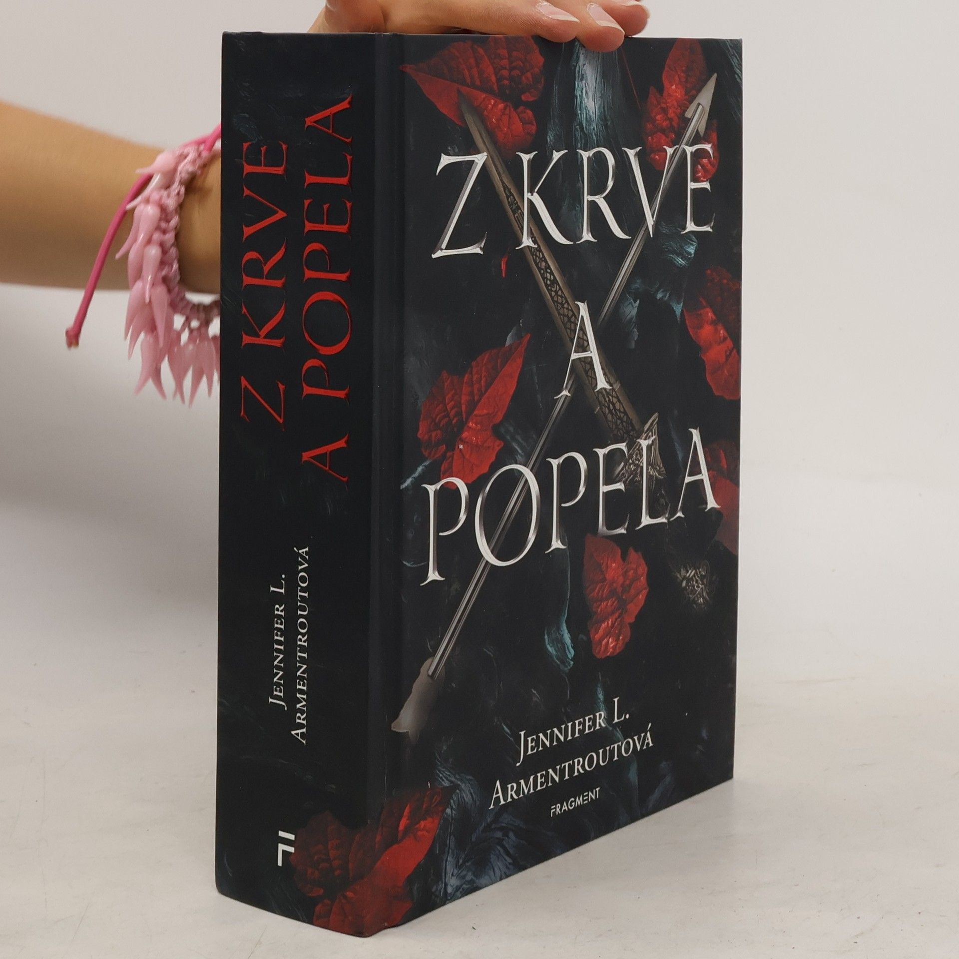 Jennifer L. Armentrout Z krve a popela
