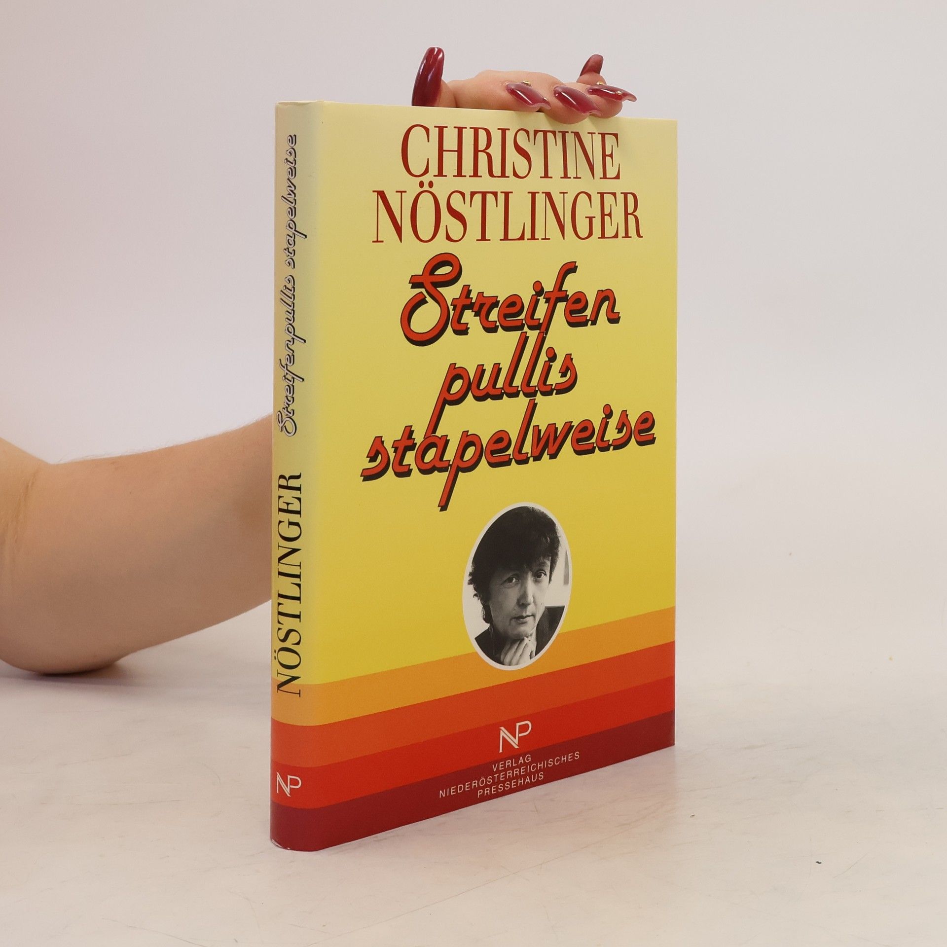 Christine Nöstlinger Streifenpullis stapelweise