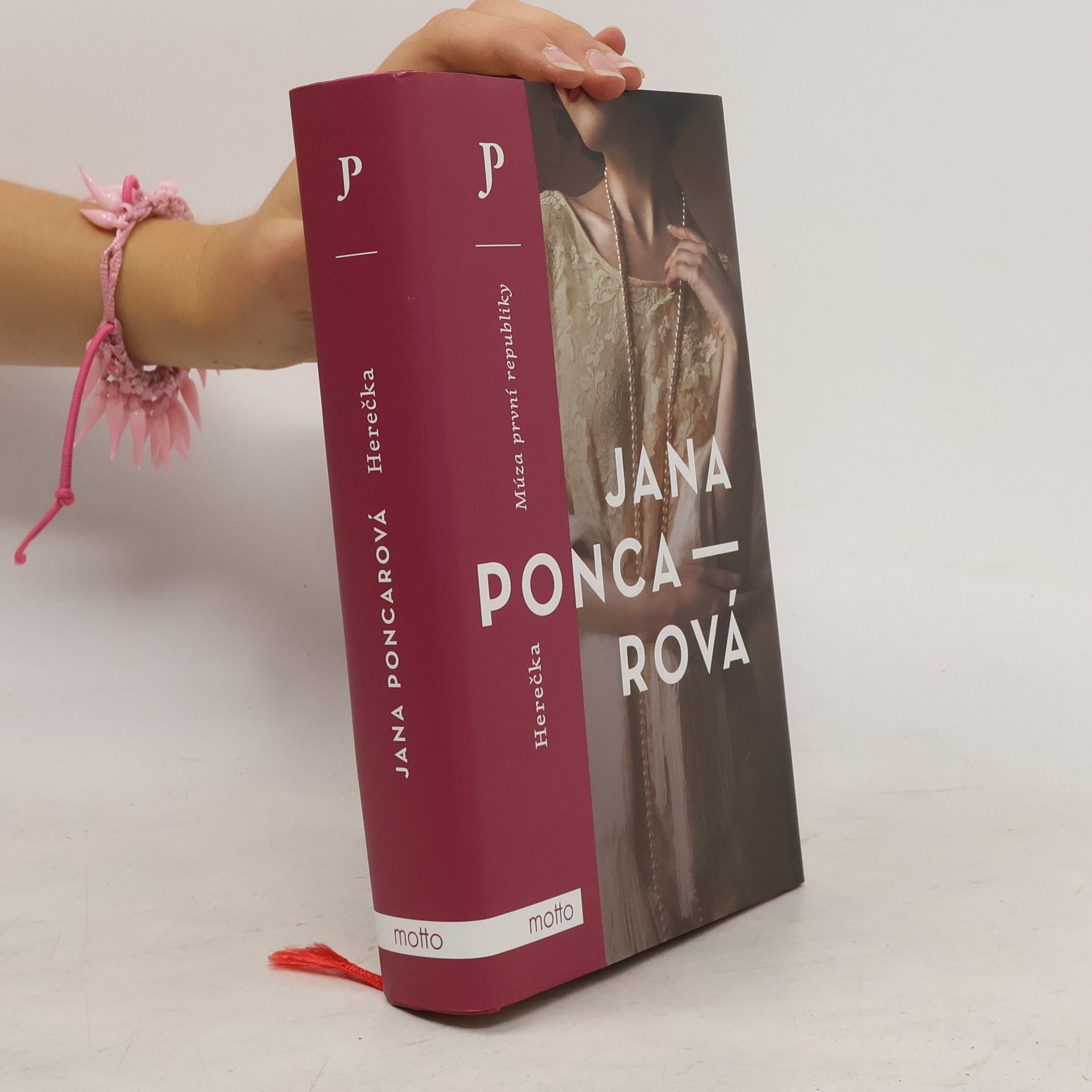 Jana Poncarová Herečka : múza první republiky