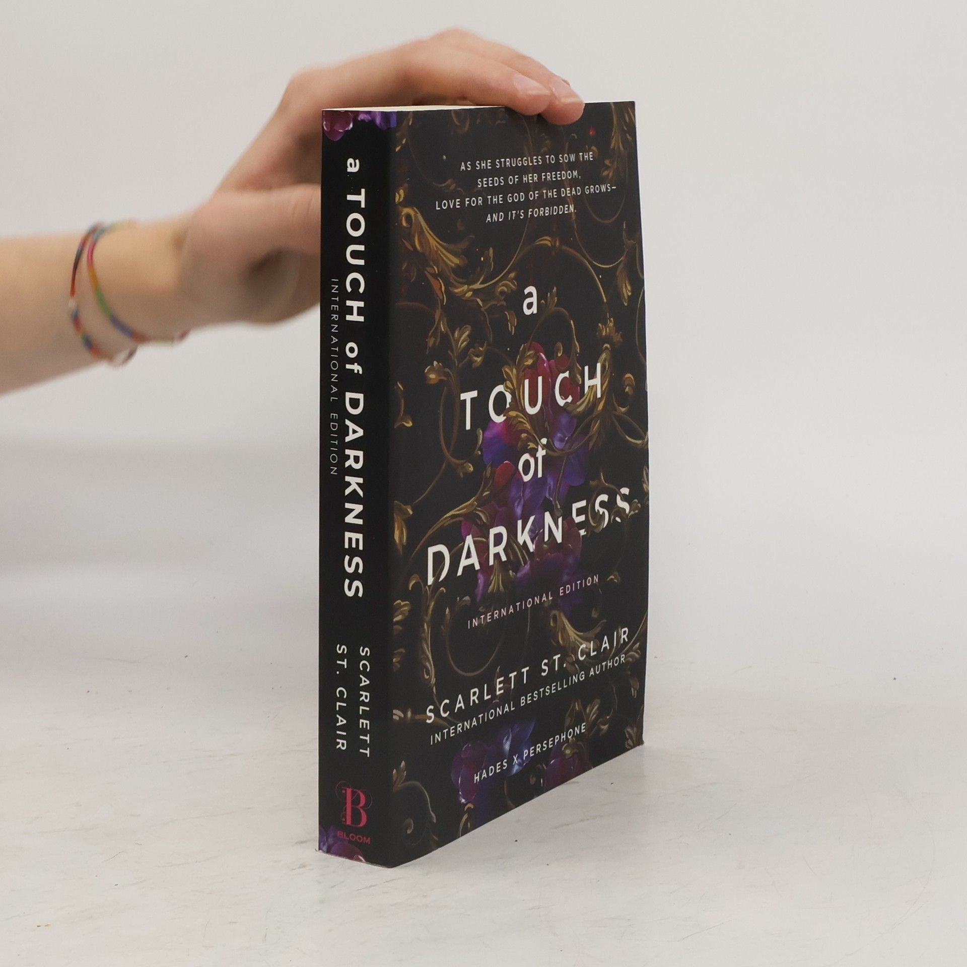 Scarlett St. Clair A Touch of Darkness