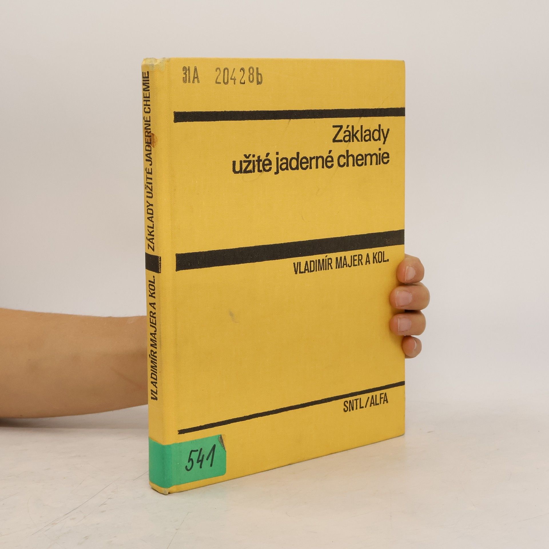 Vladimír Majer Základy užité jaderné chemie