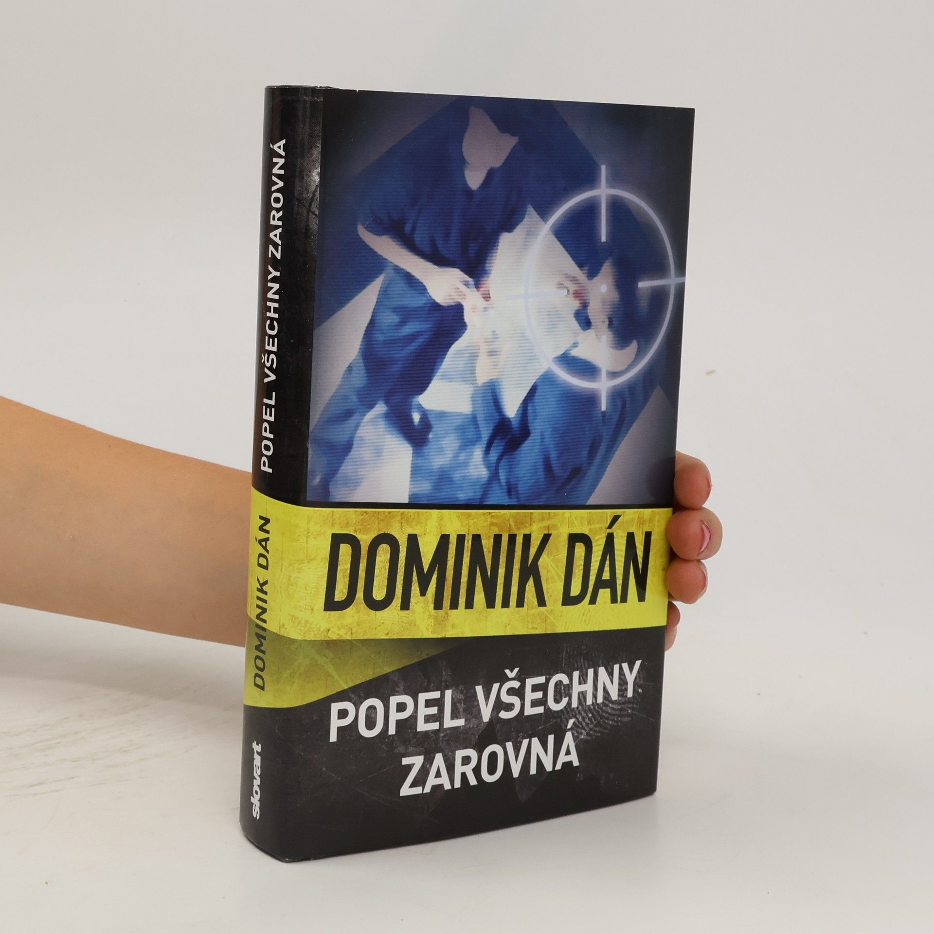 Dominik Dán Popel všechny zarovná