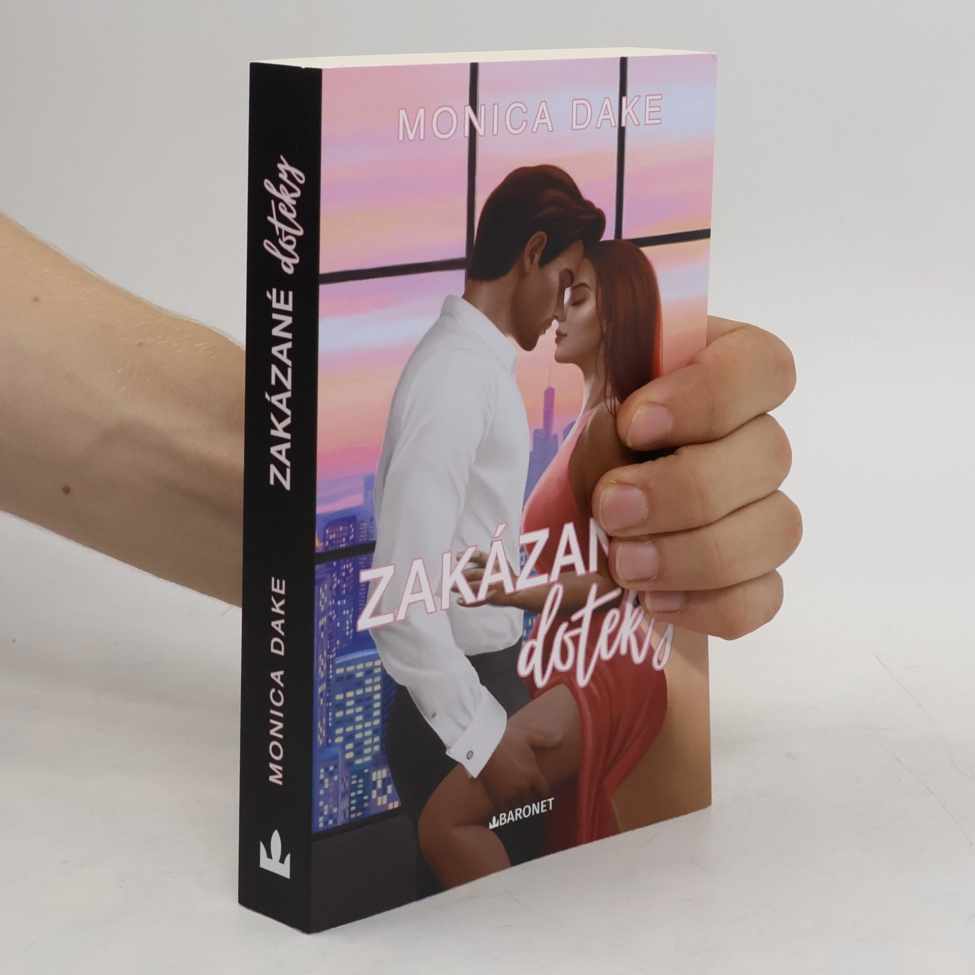 Monica Dake Zakázané doteky