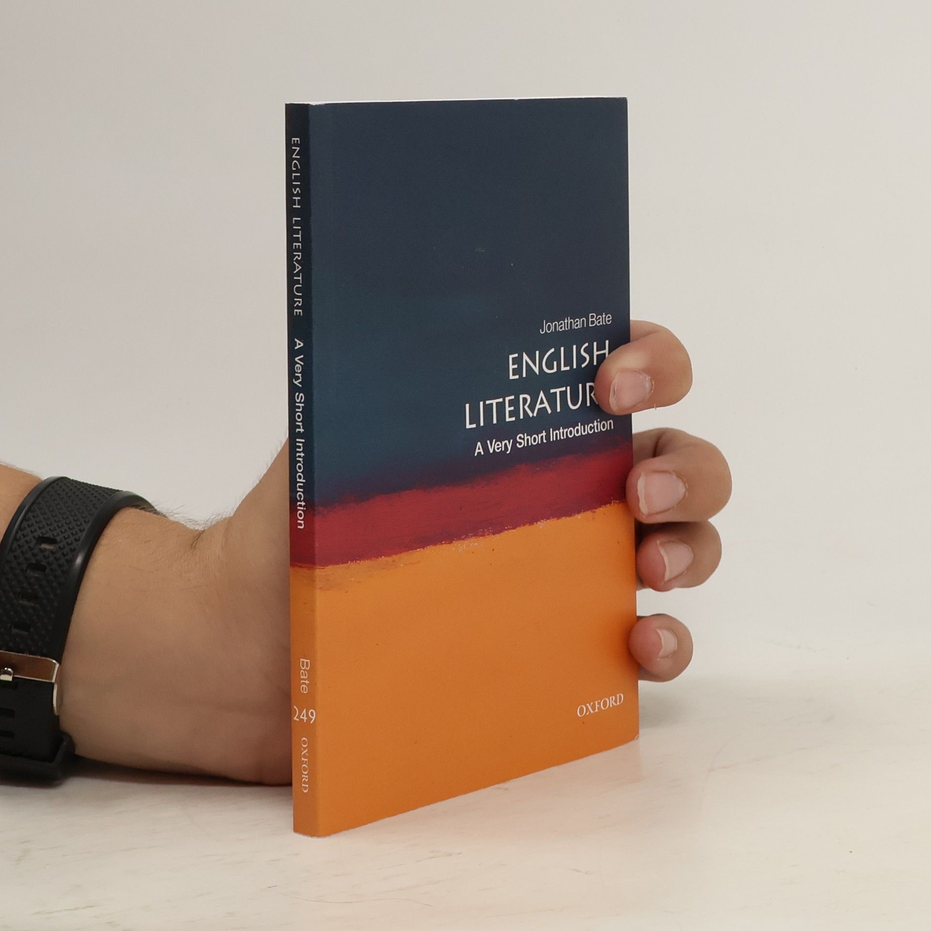 Jonathan Bate English Literature: A Very Short Introduction