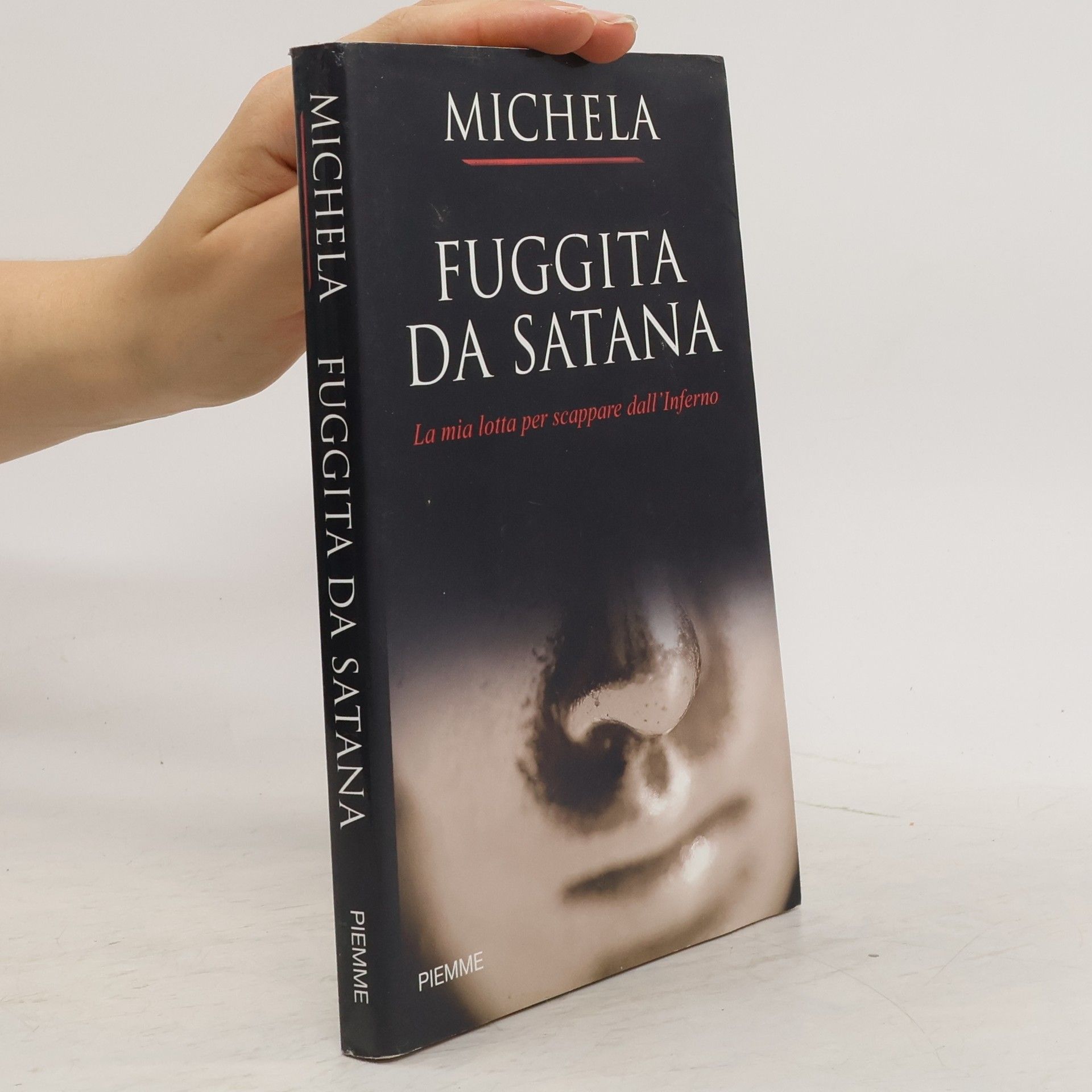 Michela Fuggita da Satana
