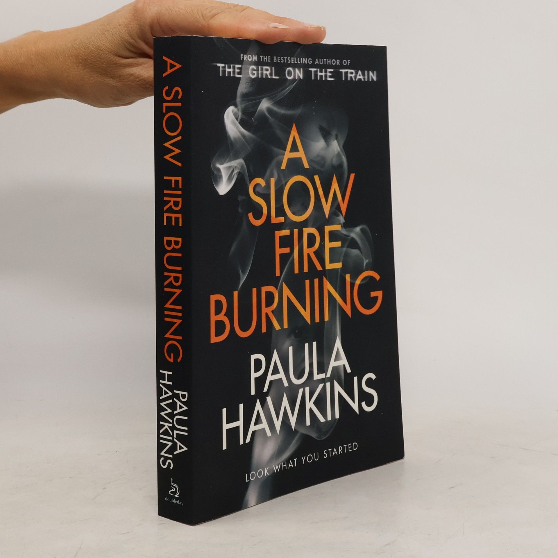 Paula Hawkins A Slow Fire Burning