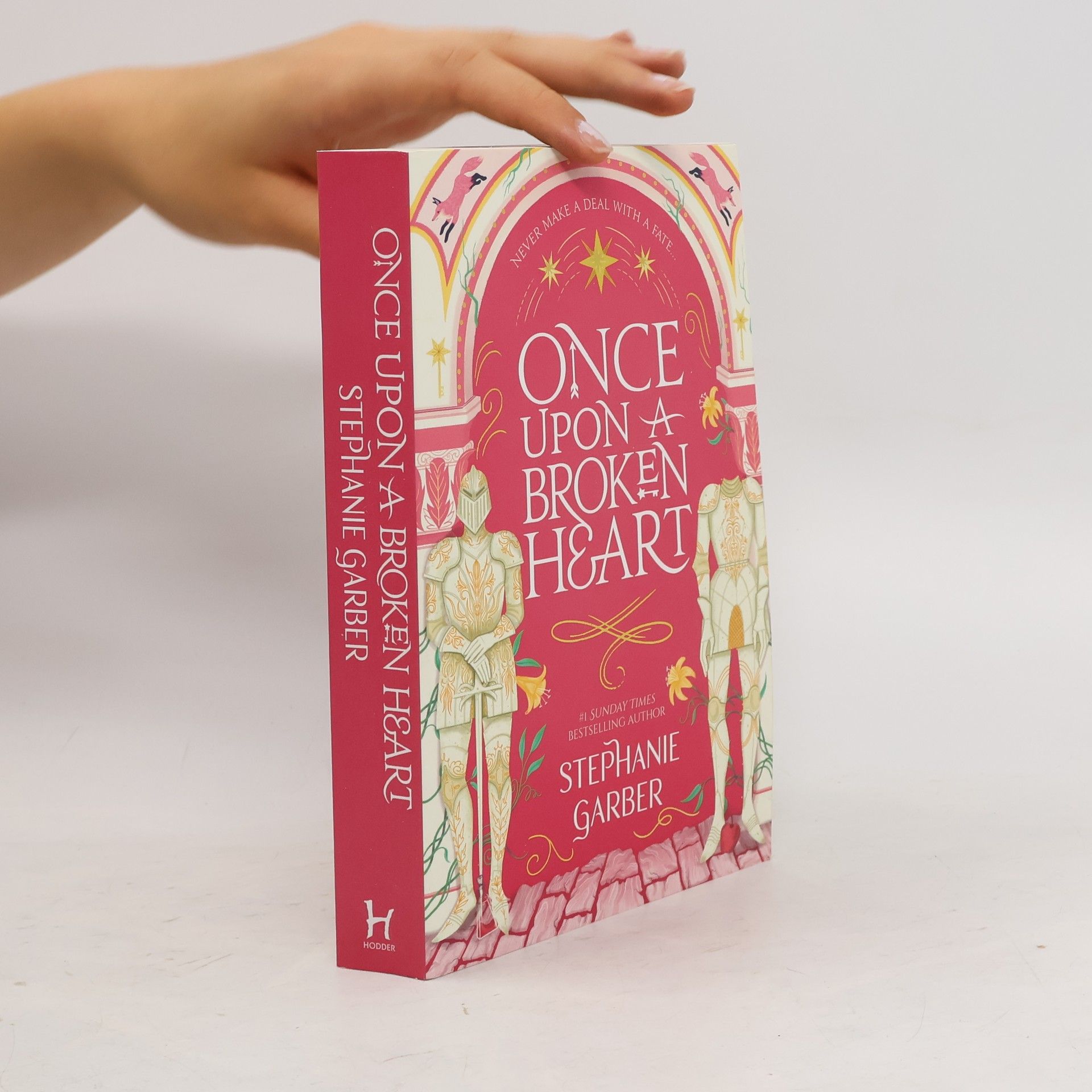 Stephanie Garber Once upon a broken heart