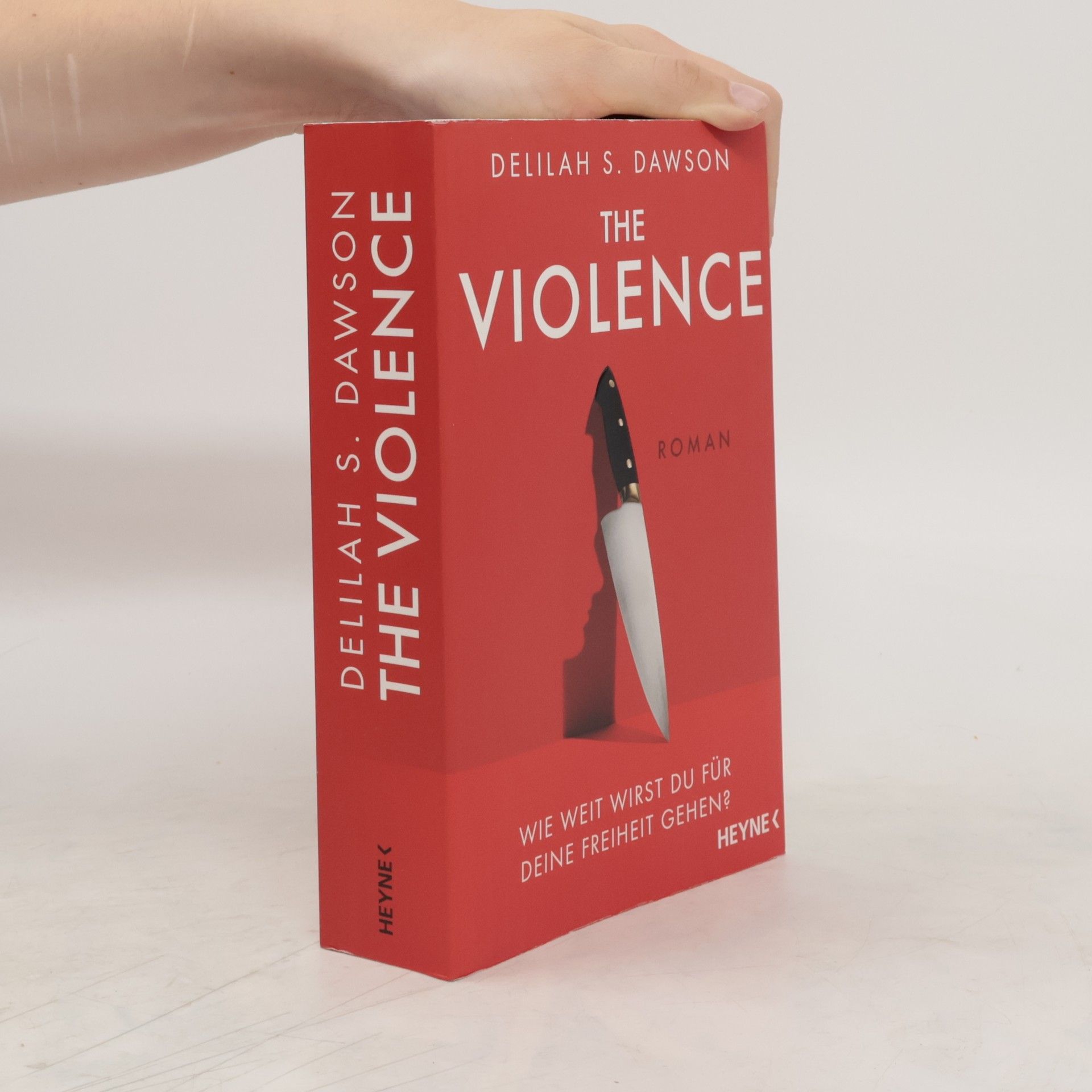 Delilah S. Dawson The violence