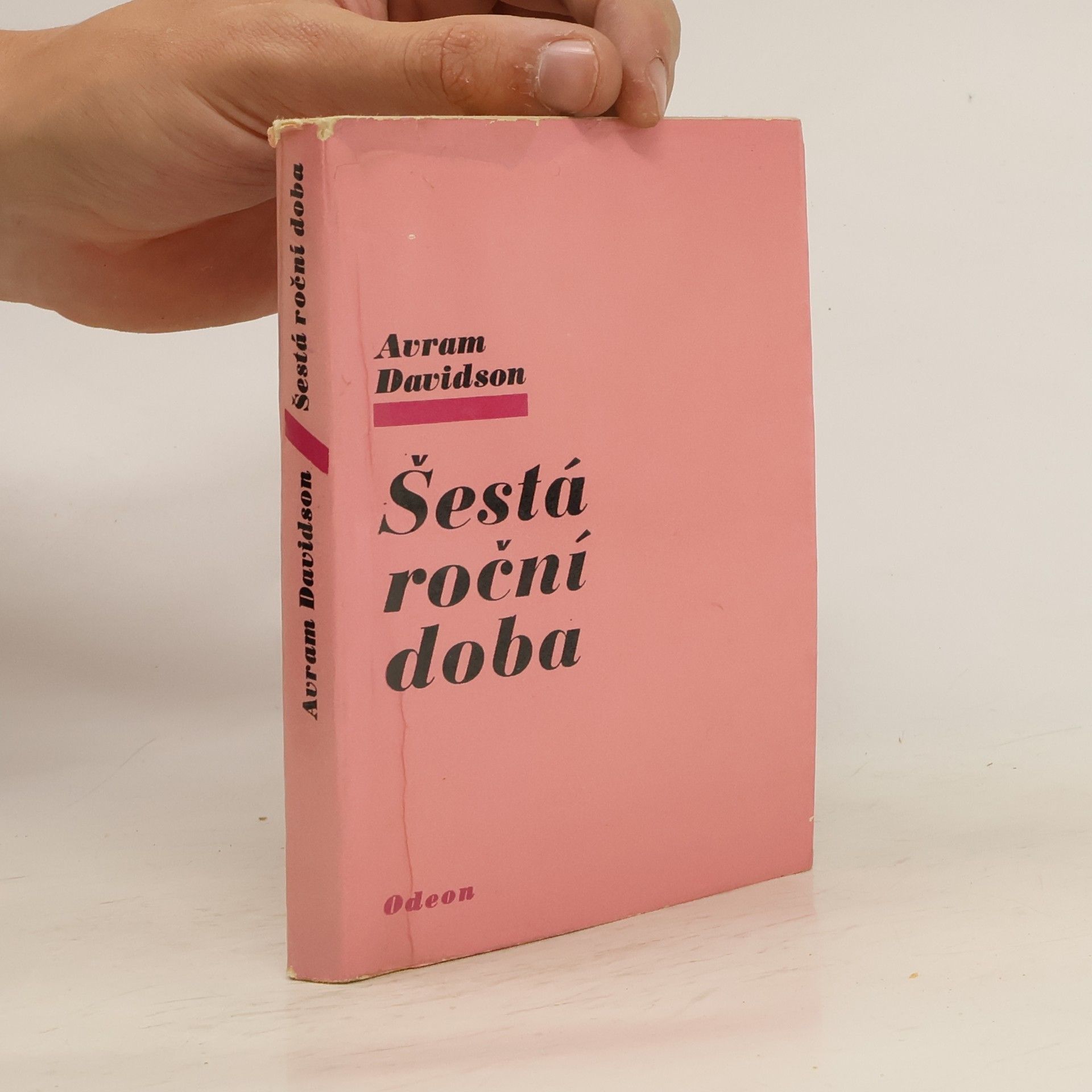 Avram Davidson Šestá roční doba