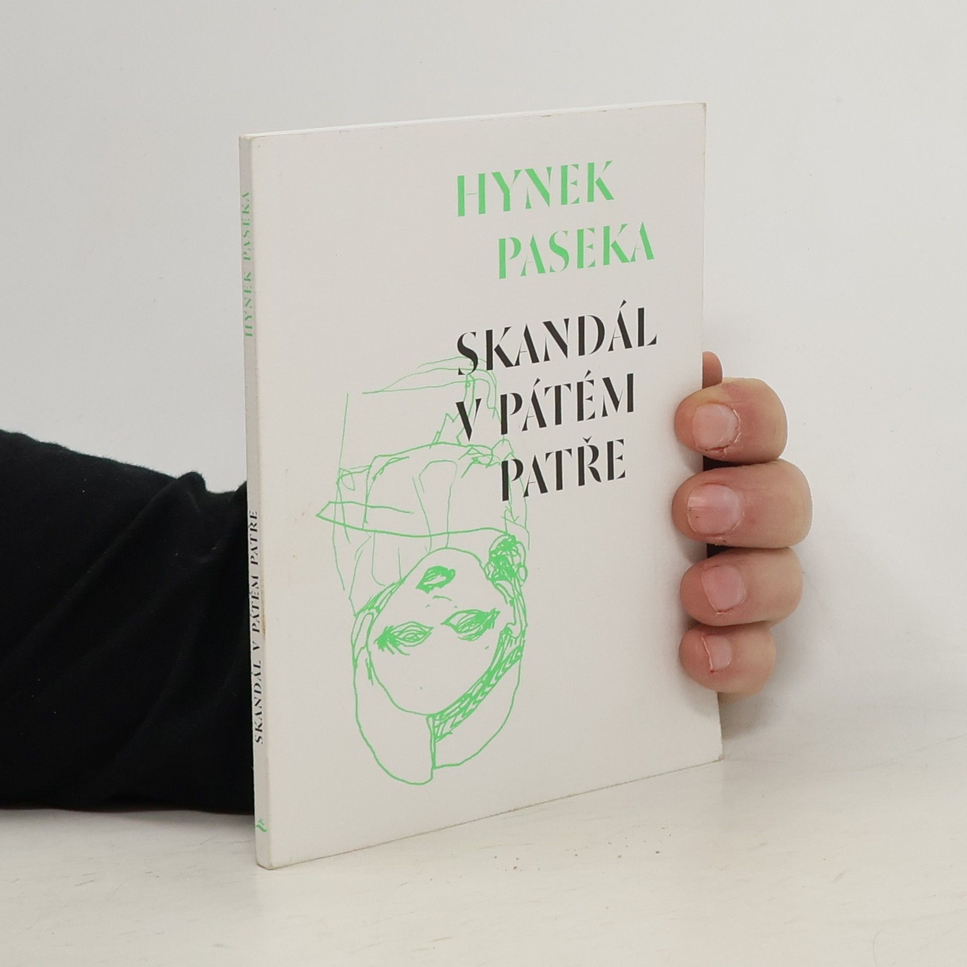 Hynek Paseka Skandál v pátém patře