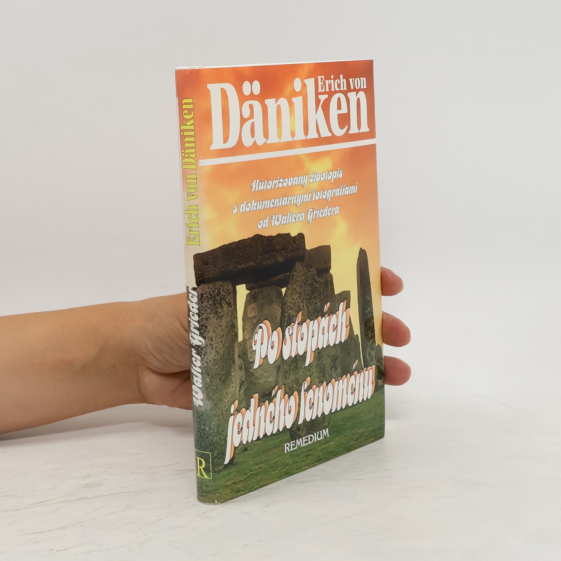 Erich von Däniken Po stopách jedného fenoménu