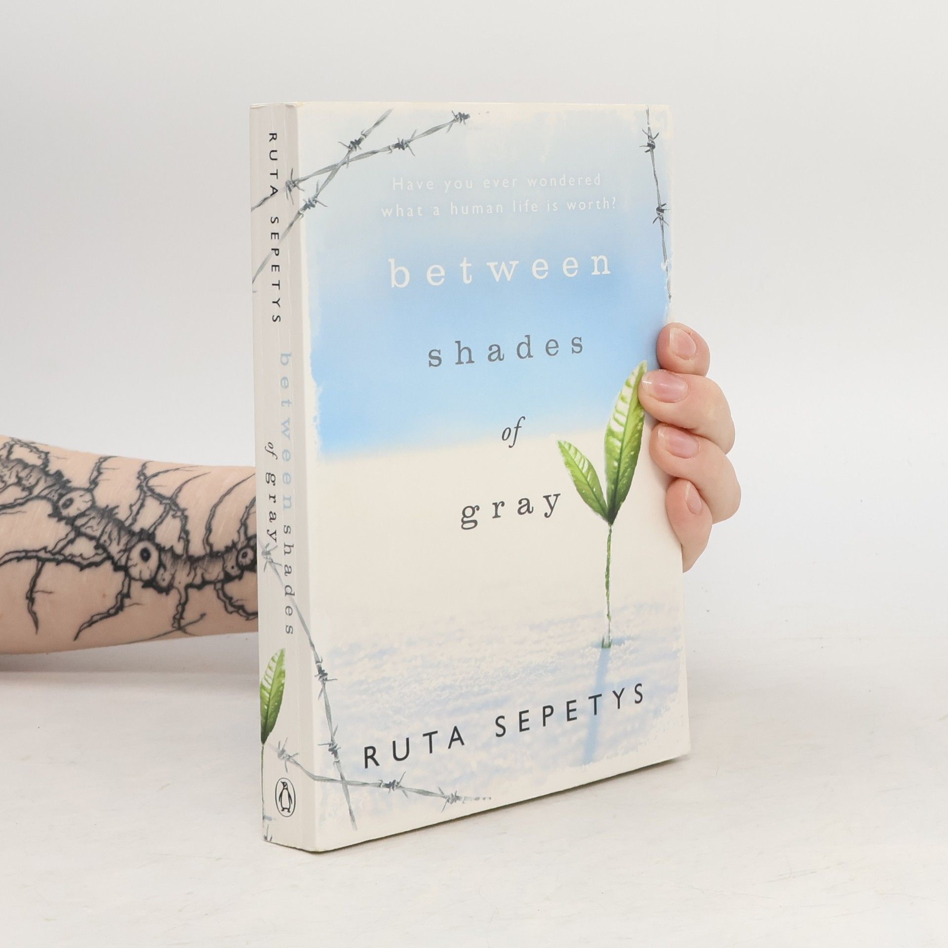 Ruta Sepetys Between shades of gray