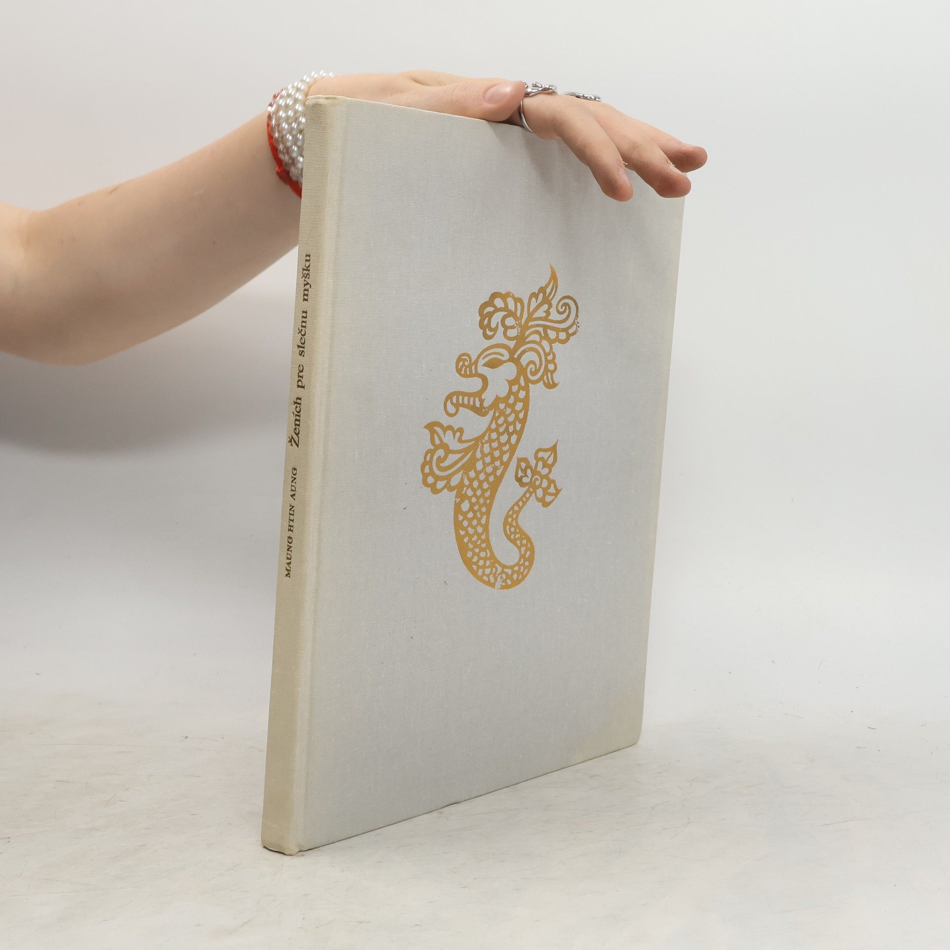 Maung Htin Aung Ženích pre slečnu myšku