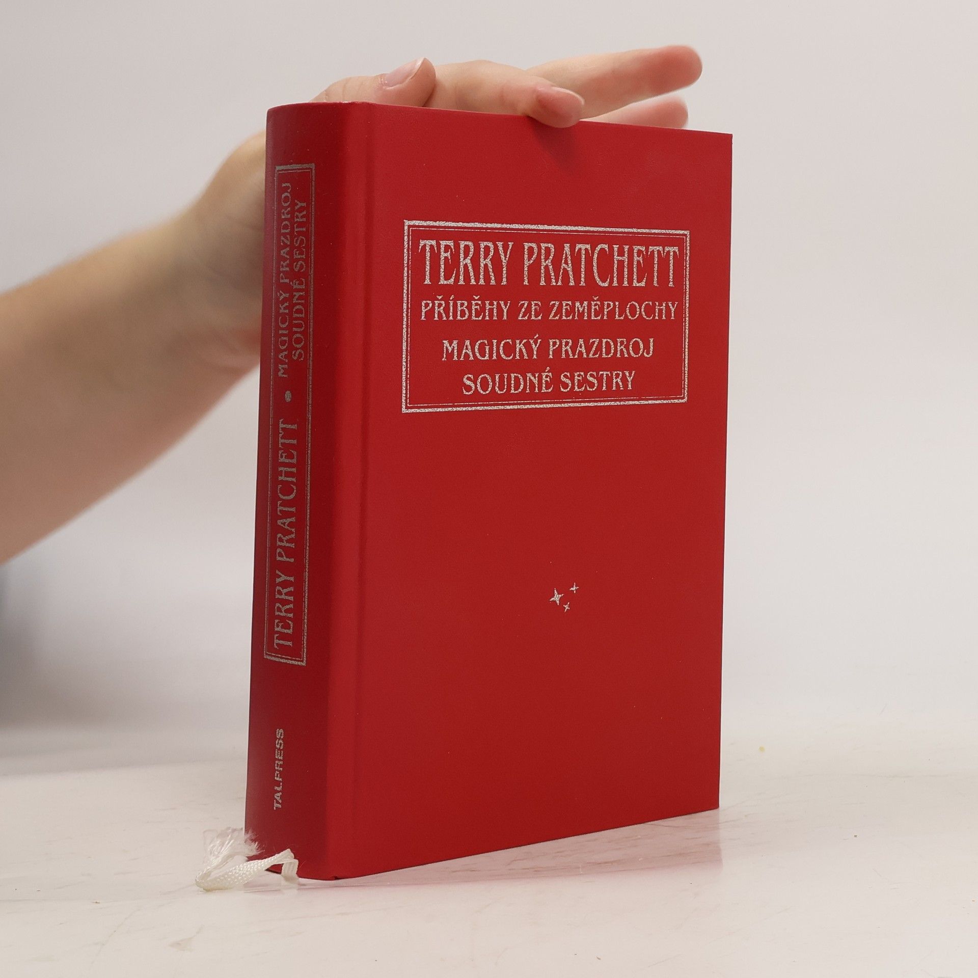 Terry Pratchett Magický prazdroj. Soudné sestry
