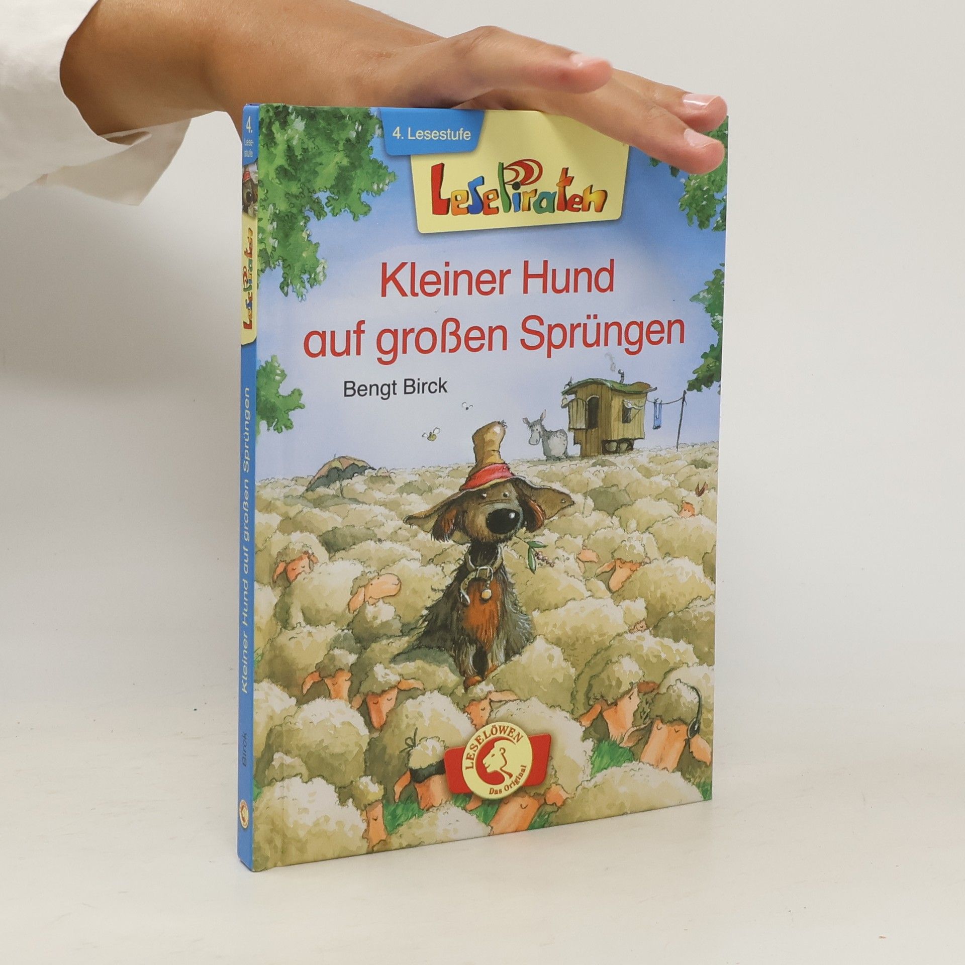 Bengt Birck Kleiner Hund auf großen Sprüngen
