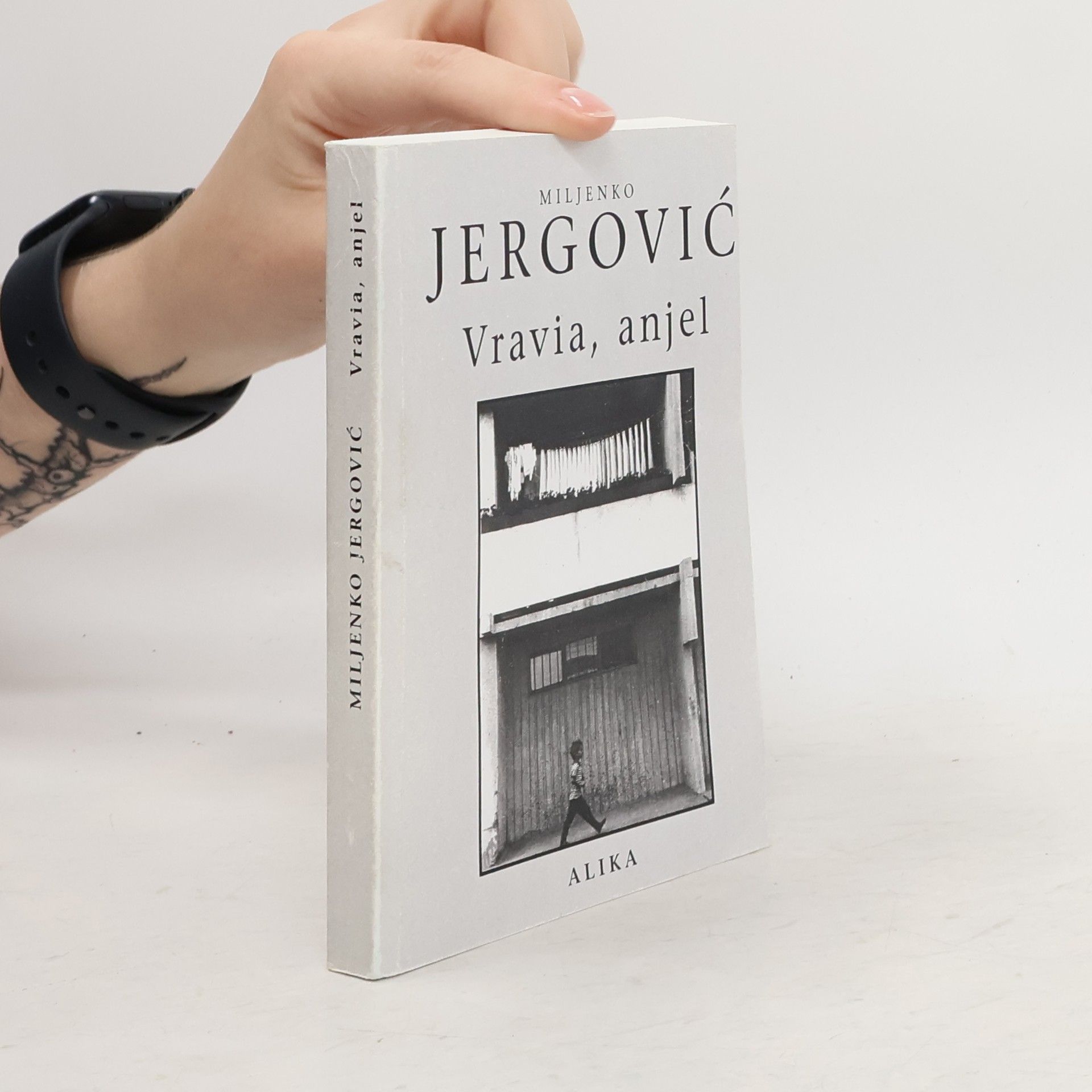 Miljenko Jergovič Vravia, anjel