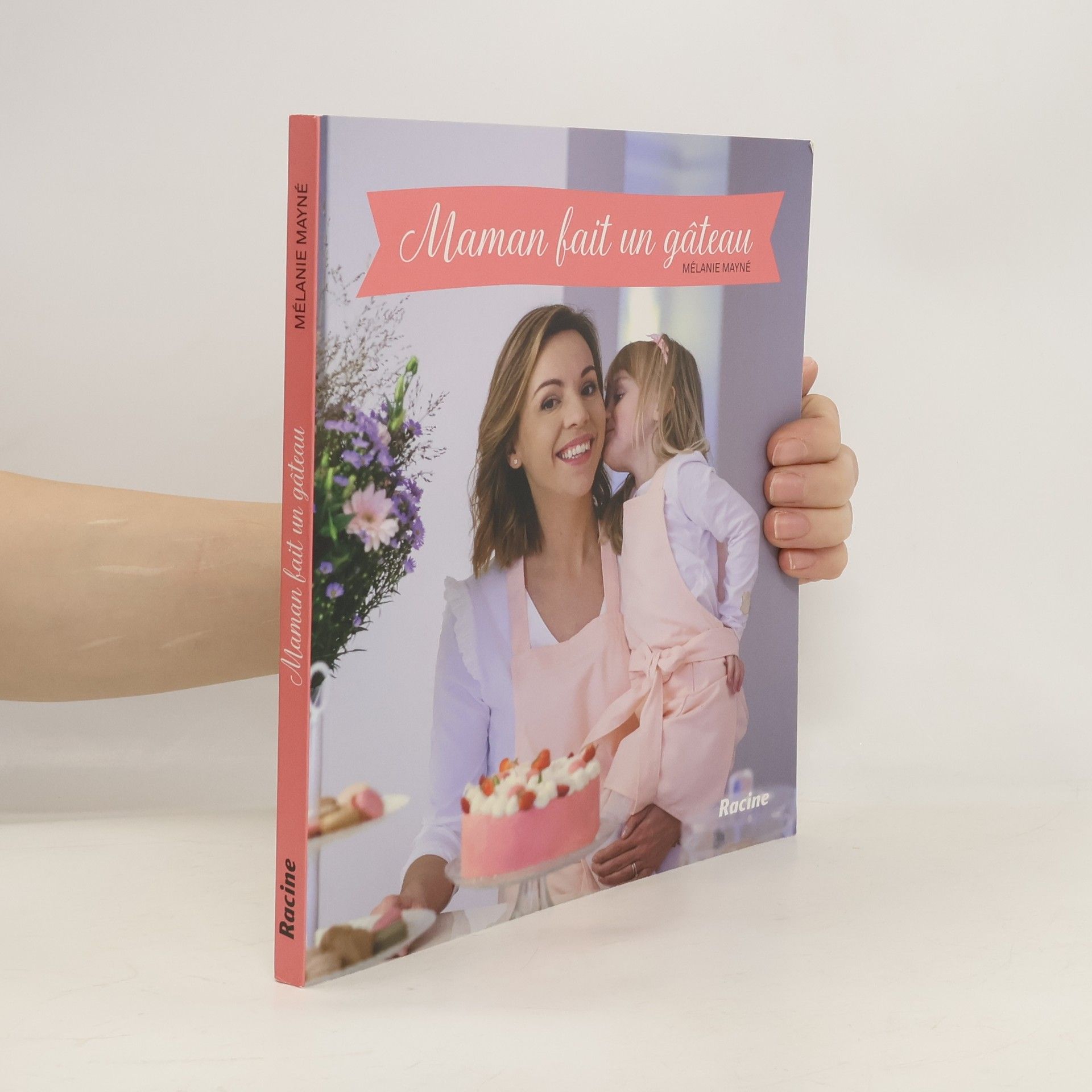 Mélanie Mayne Maman fait un gâteau