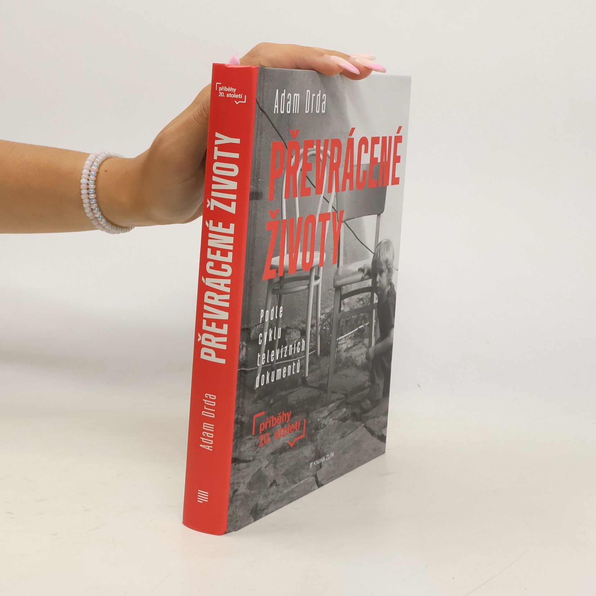 Převrácené životy