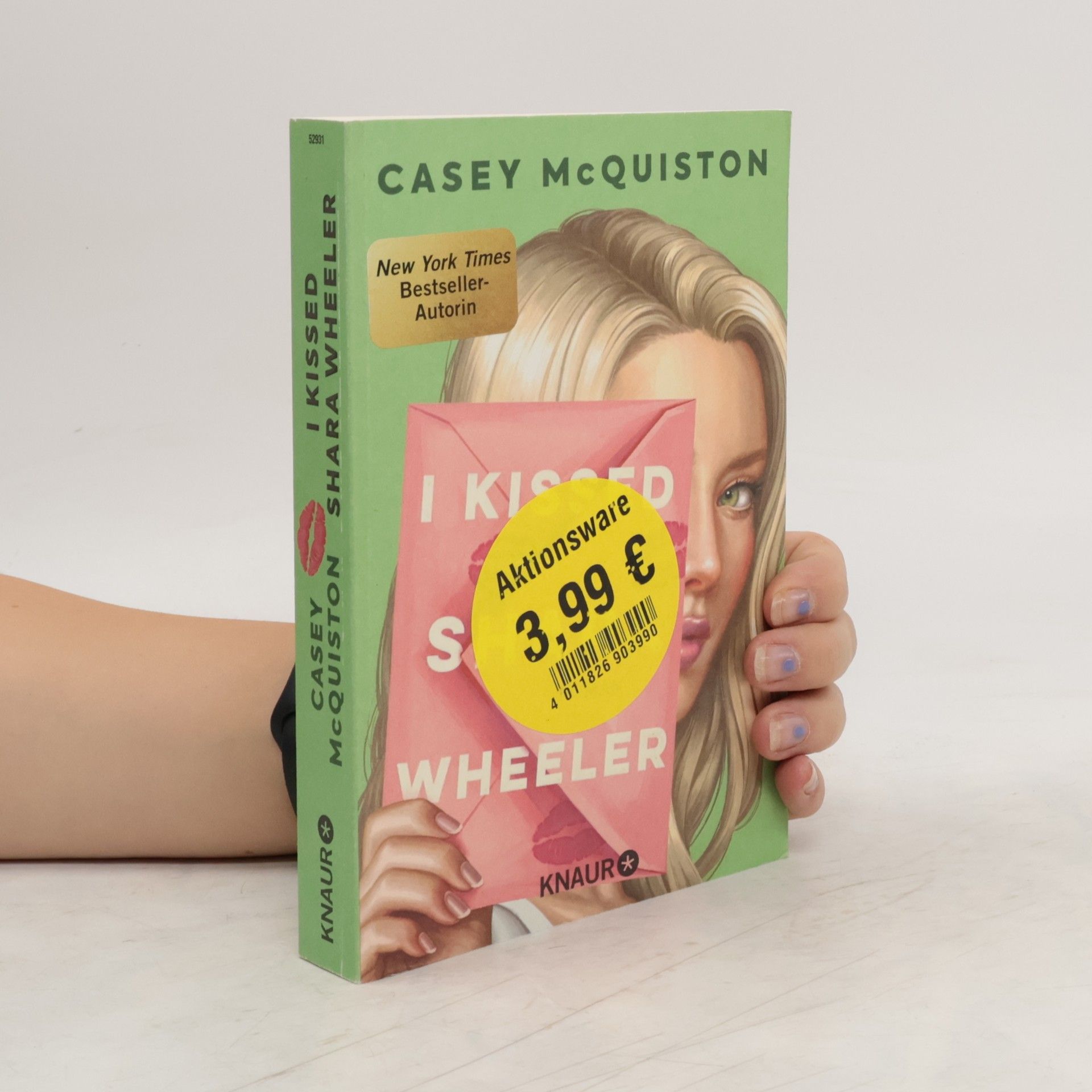 Casey McQuiston I Kissed Shara Wheeler