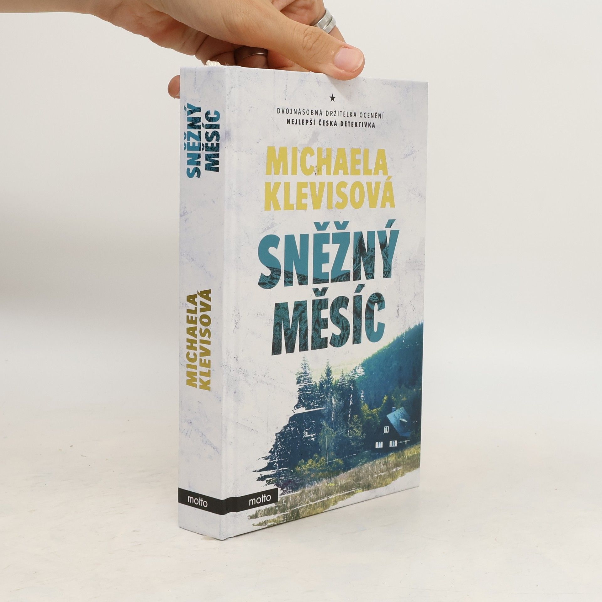 Michaela Klevisová Sněžný měsíc