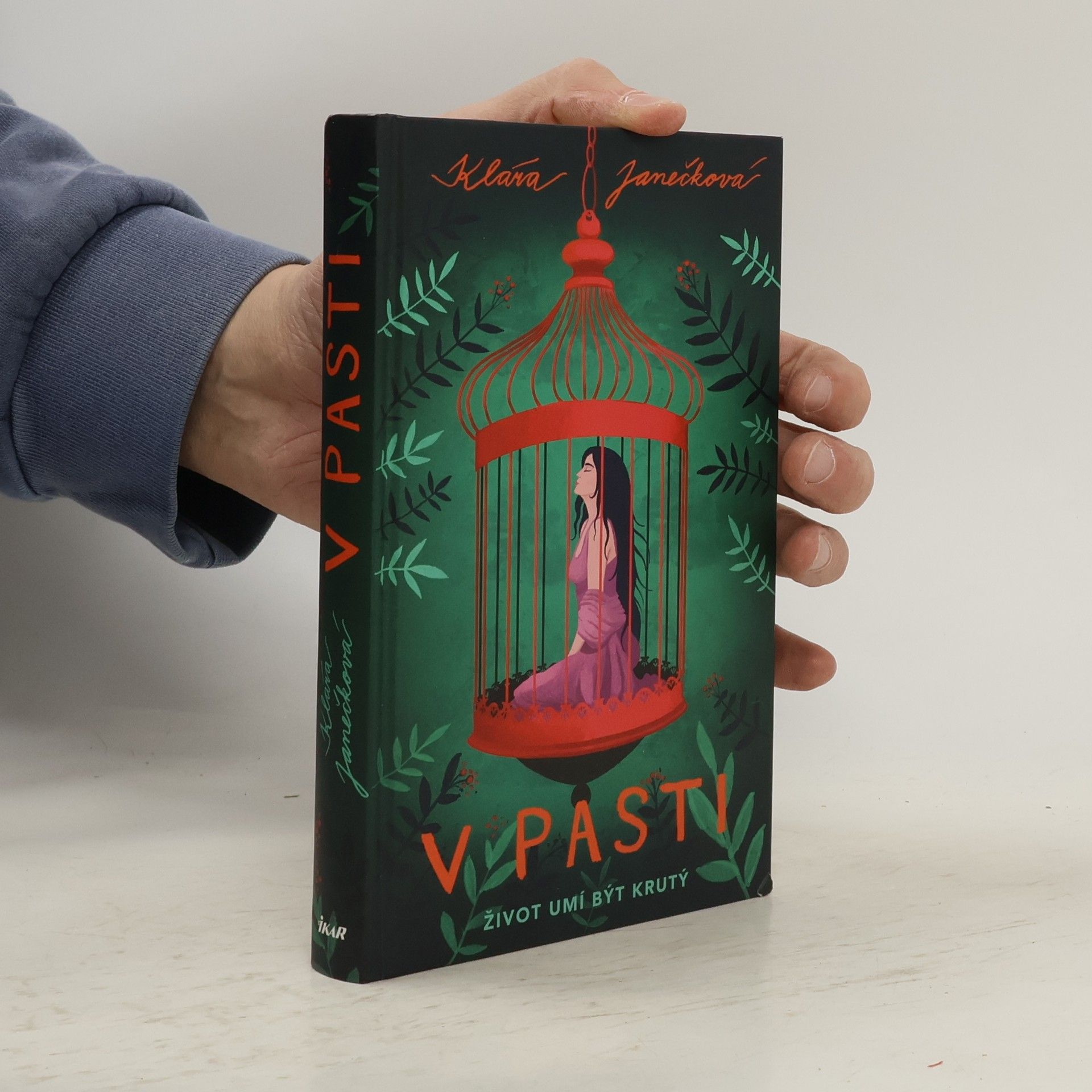 Klára Janečková V pasti