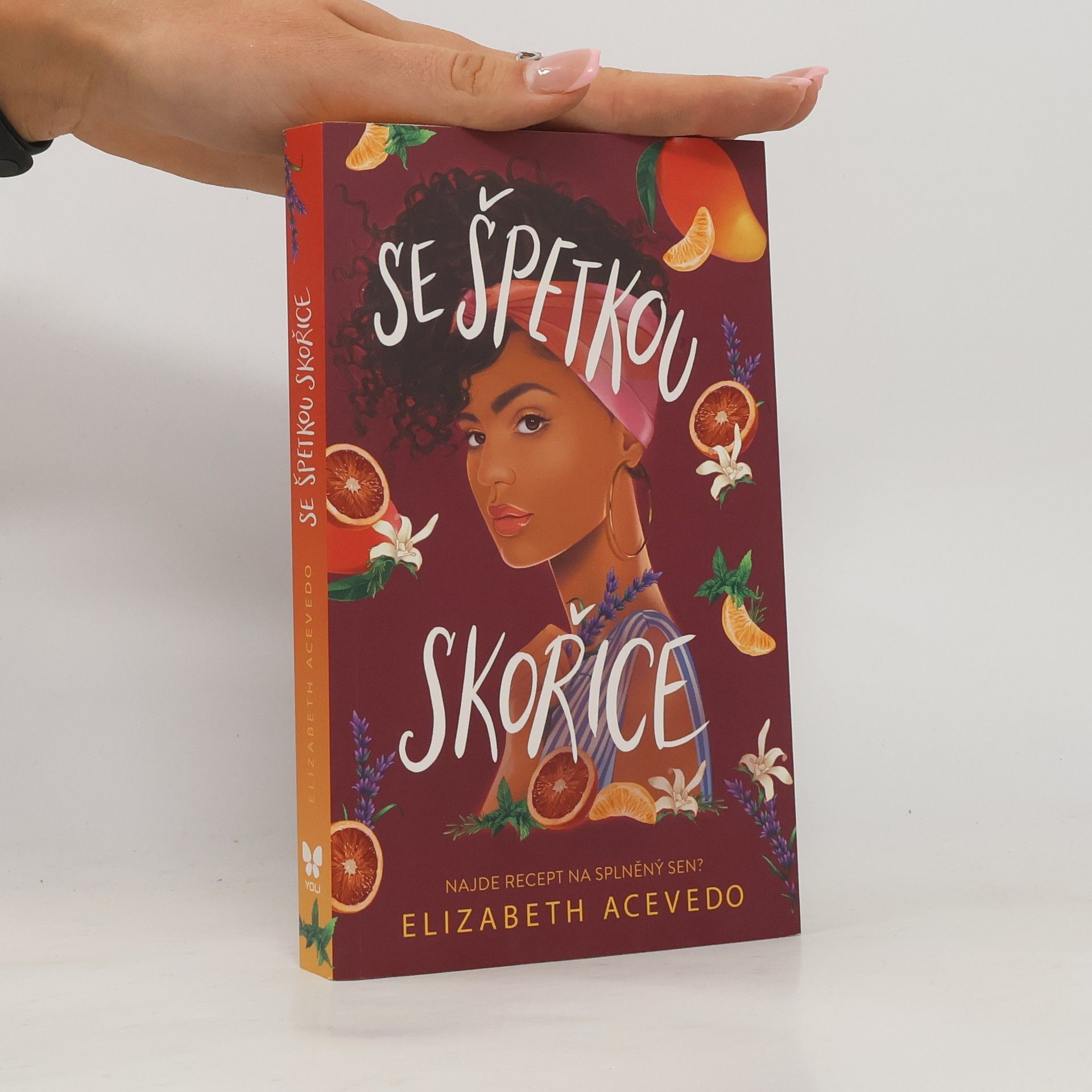 Elizabeth Acevedo Se špetkou skořice