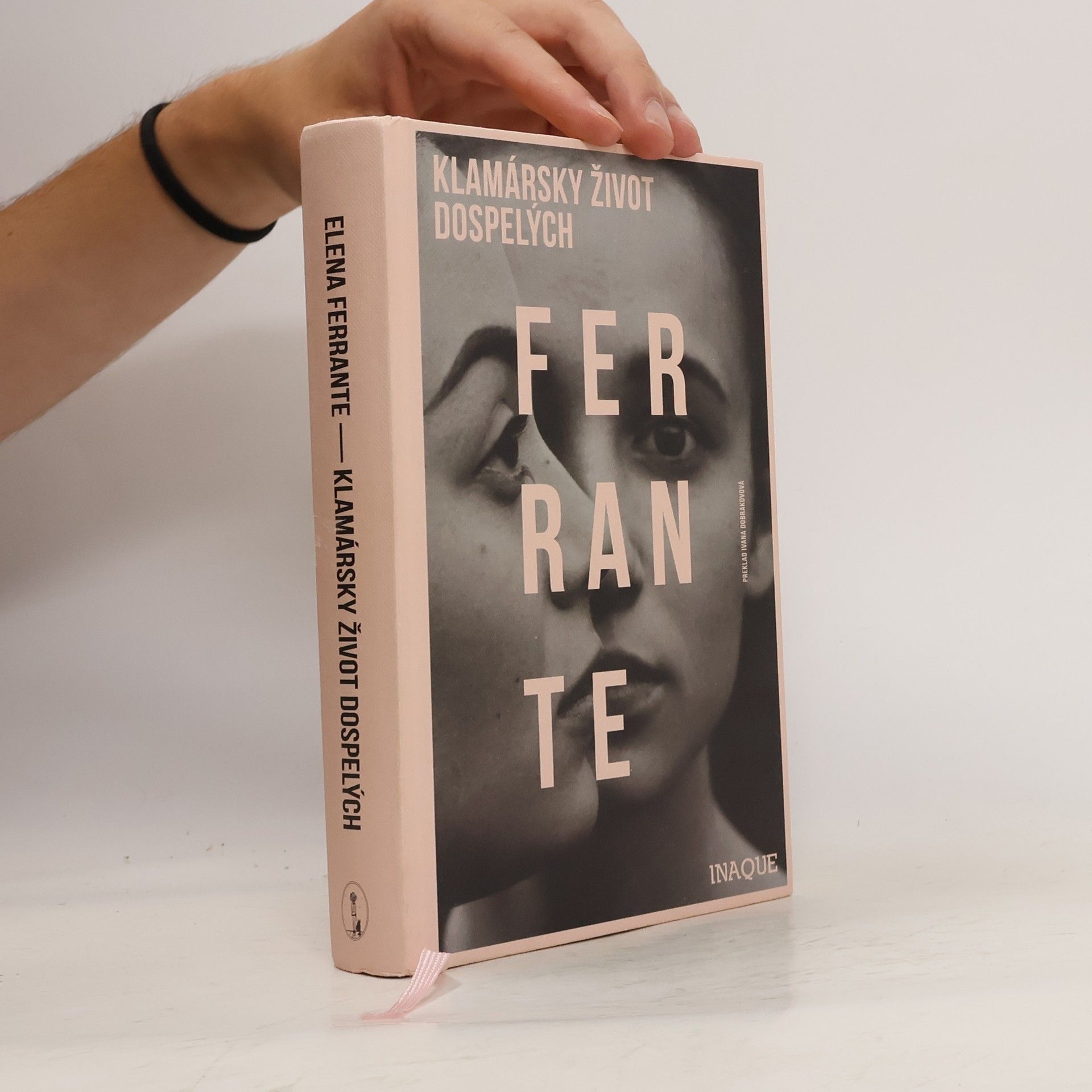 Elena Ferrante Klamársky život dospelých