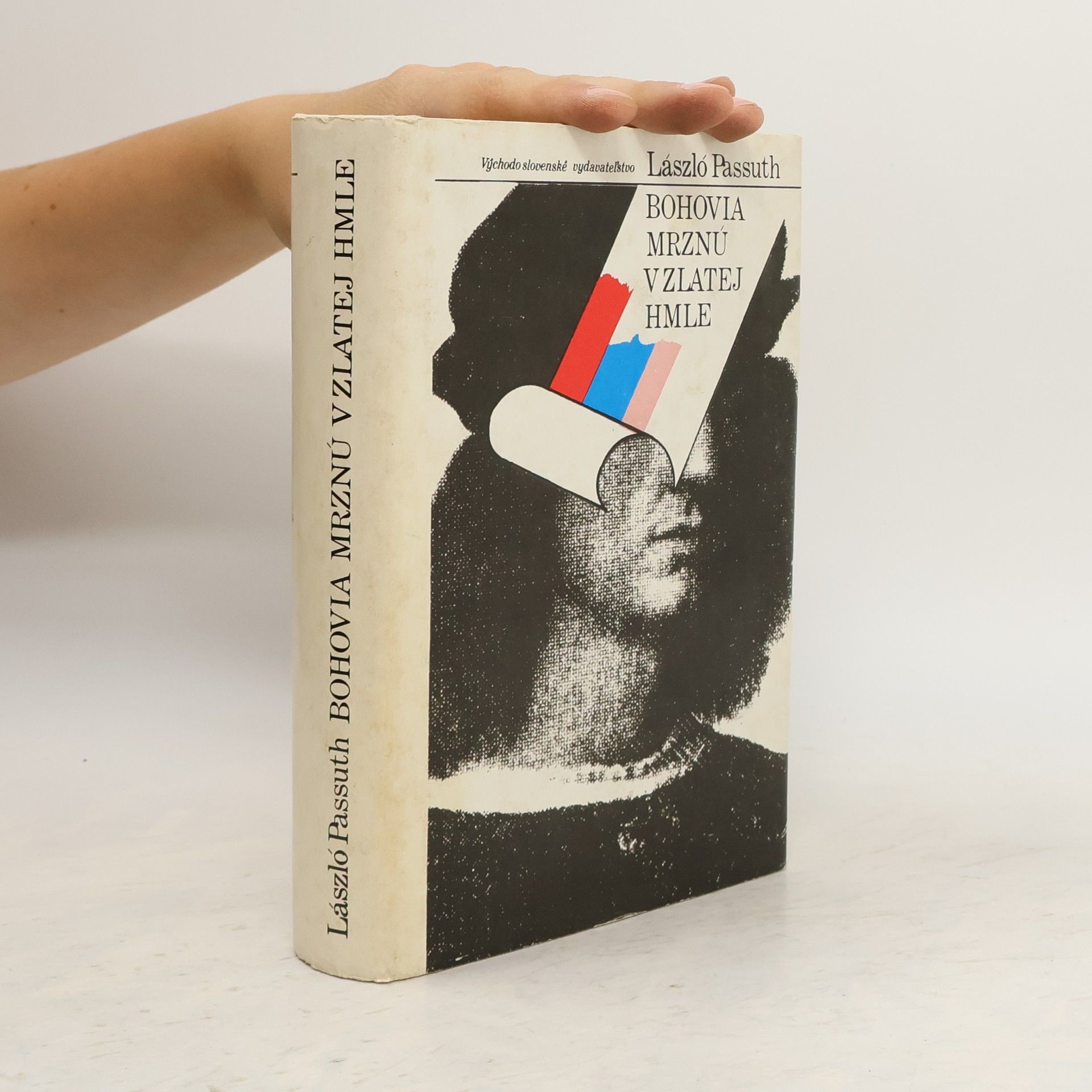 László Passuth Bohovia mrznú v zlatej hmle