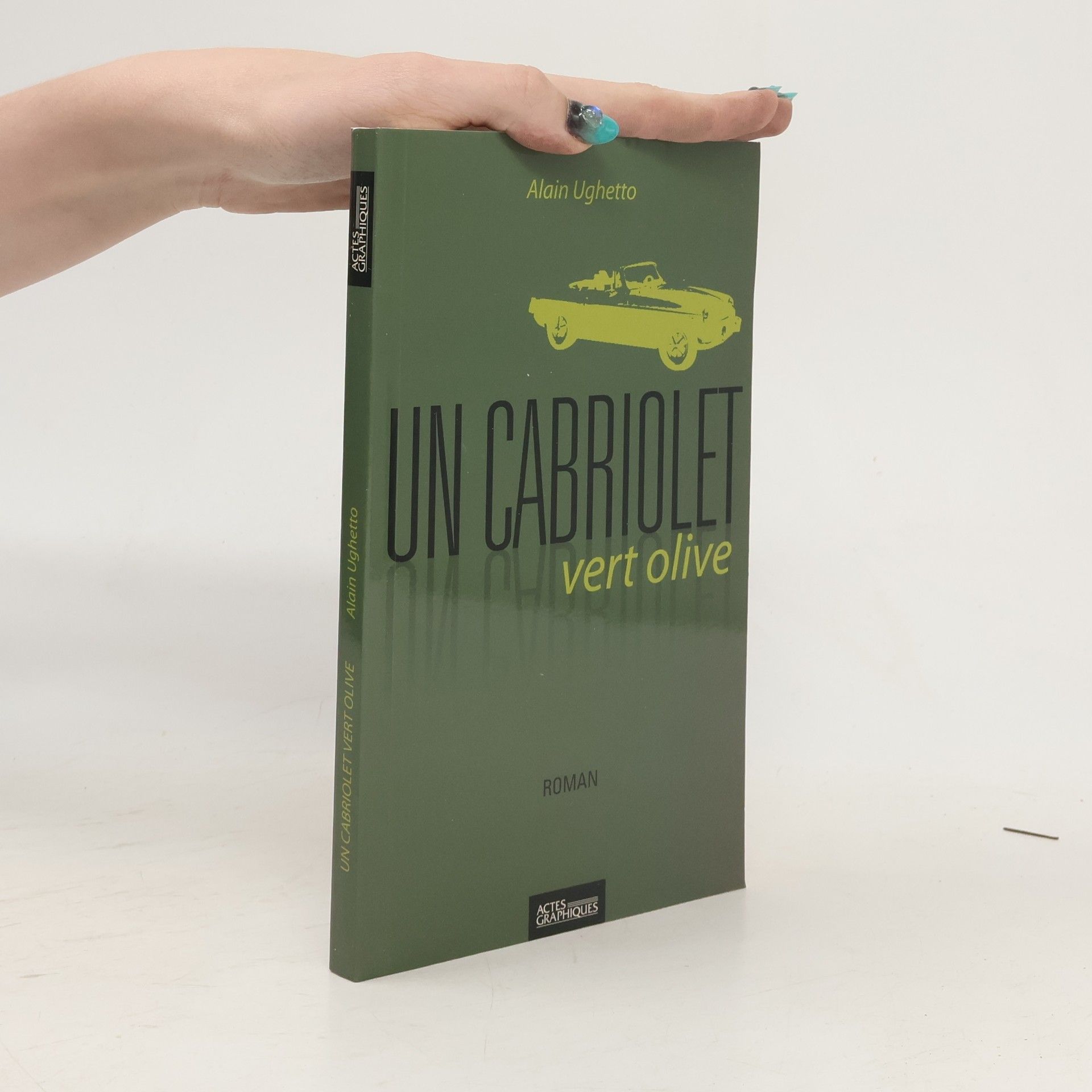 Alain Ughetto Un cabriolet vert olive