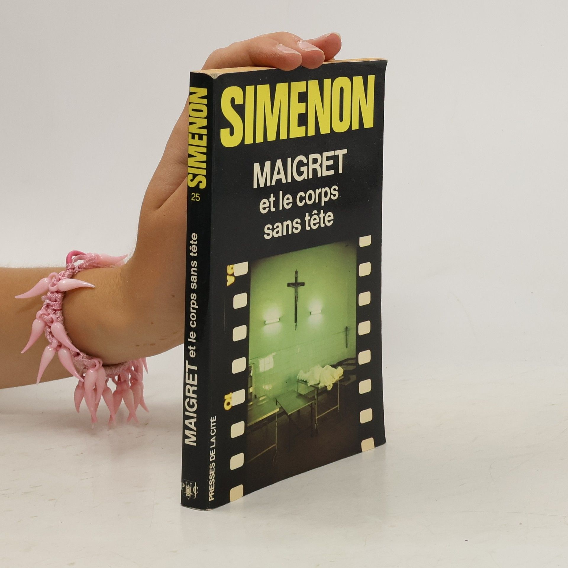 Georges Simenon Maigret  et la corps sans tête