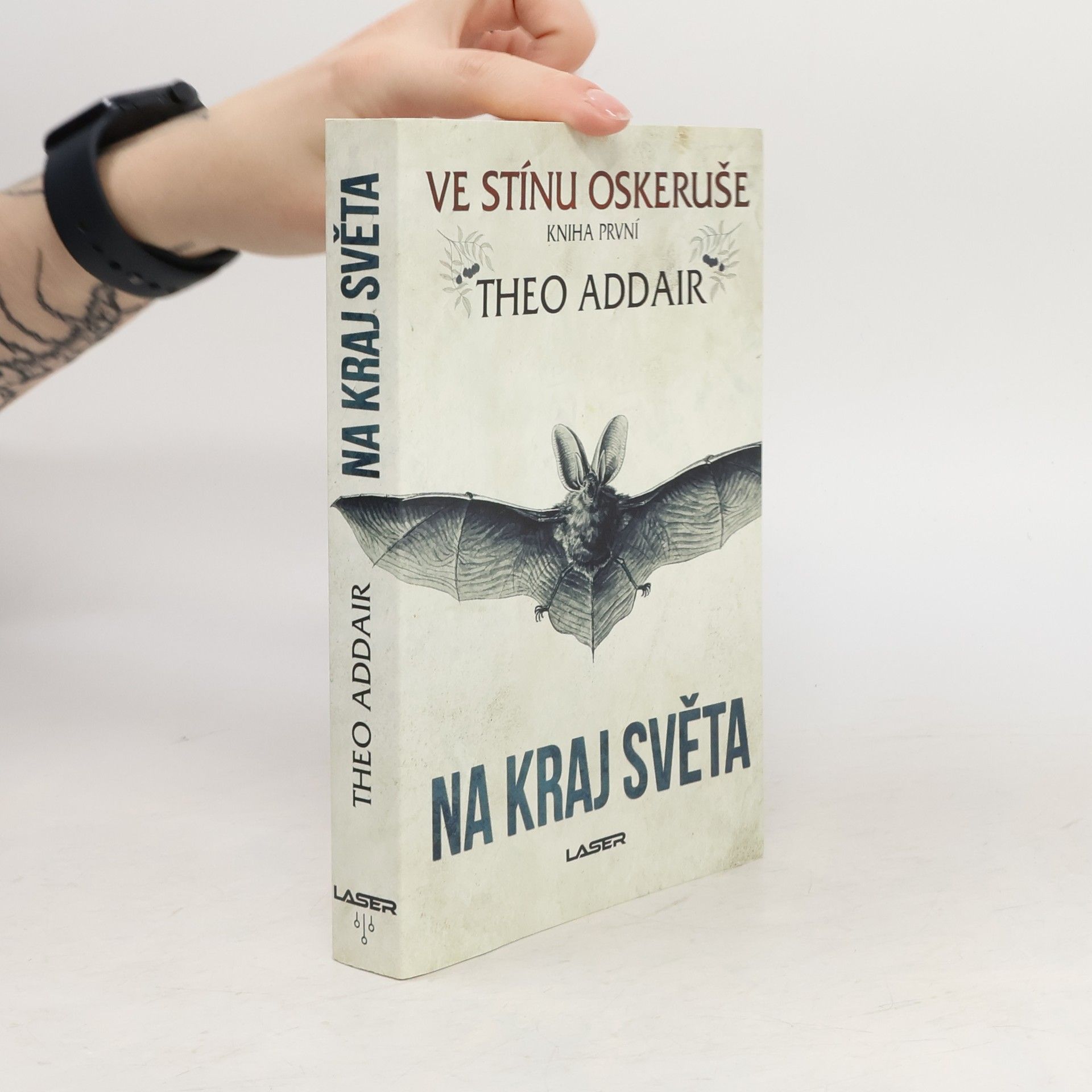 Theo Addair Na kraj světa