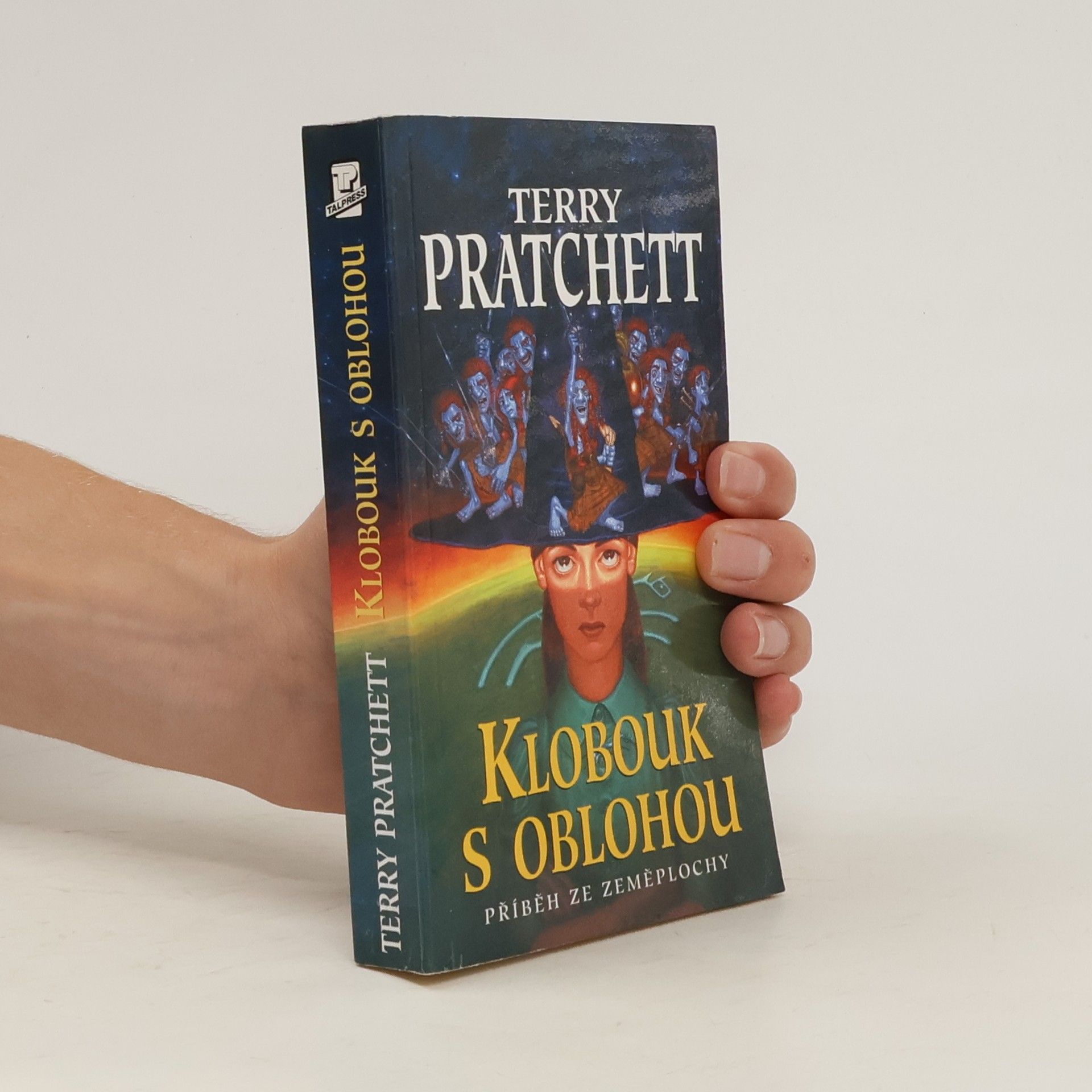 Terry Pratchett Klobouk s oblohou