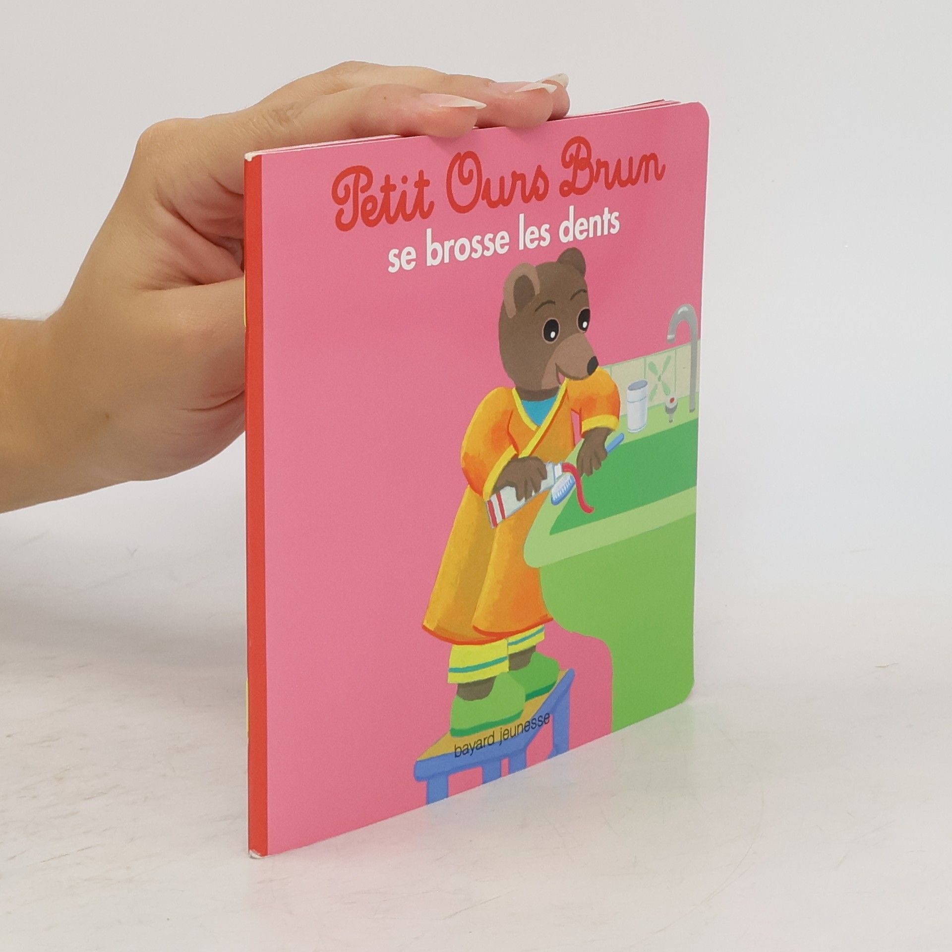Marie Aubinais Petit Ours Brun se brosse les dents
