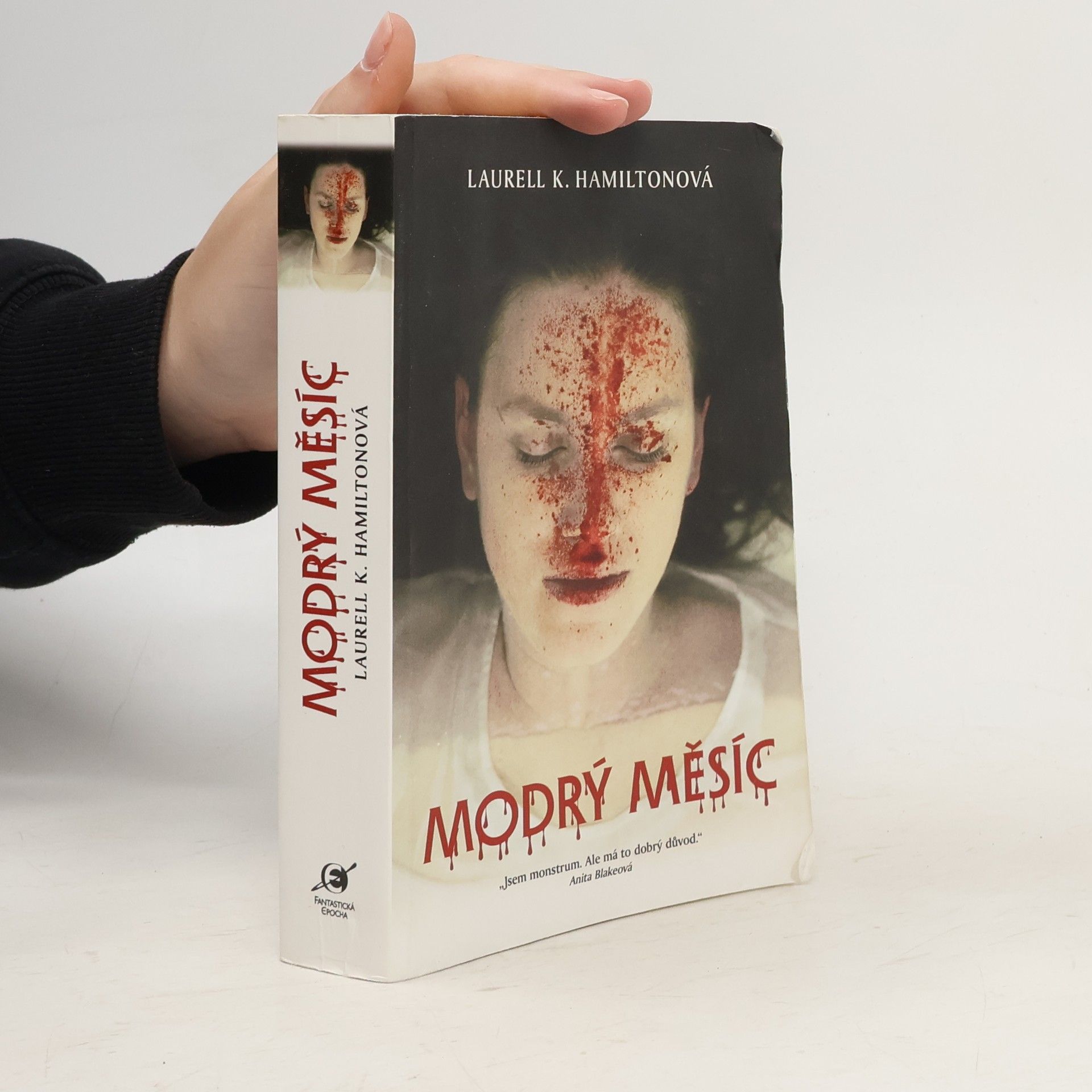 Laurell Kaye Hamilton Modrý měsíc