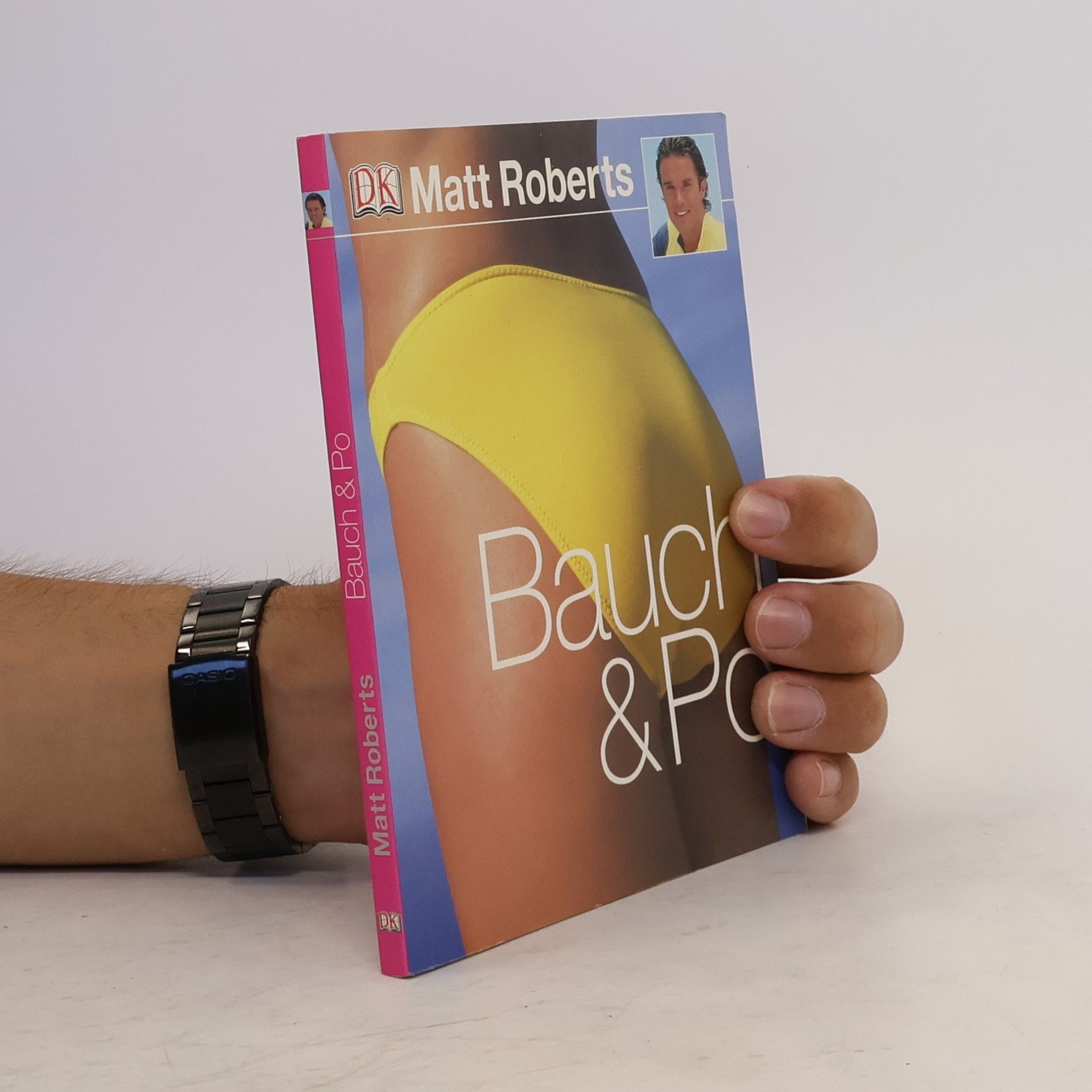 Matt Roberts Bauch und po