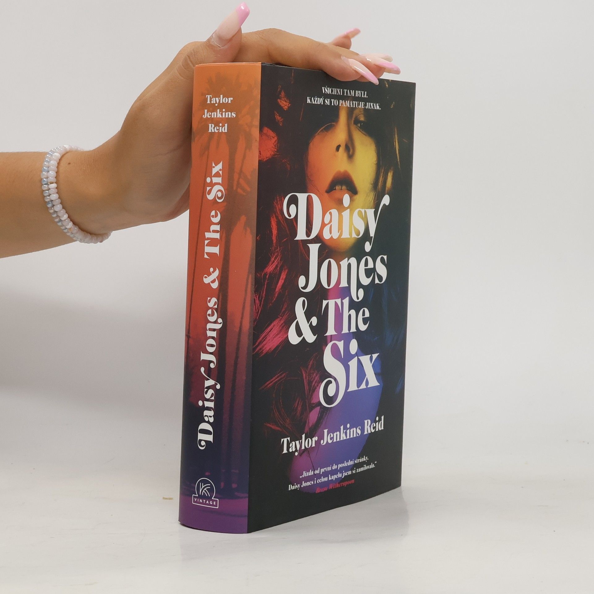 Taylor Jenkins Reid Daisy Jones & The Six
