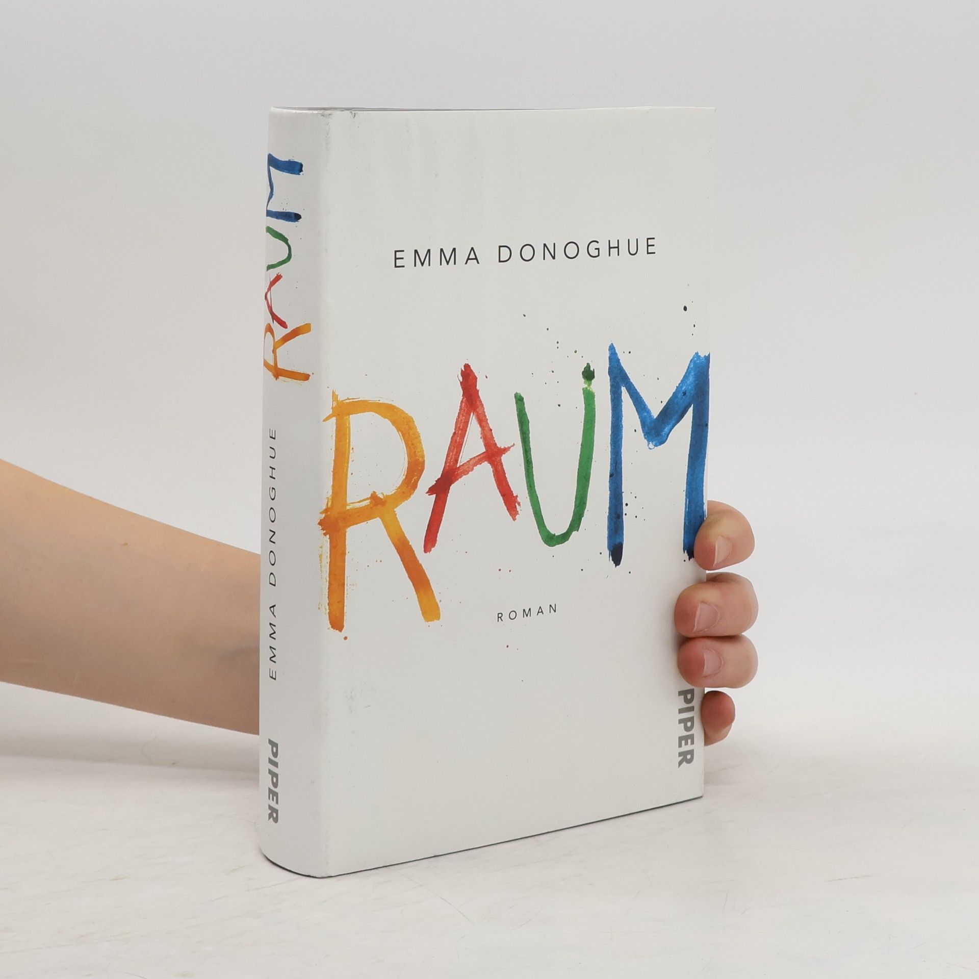 Emma Donoghue Raum