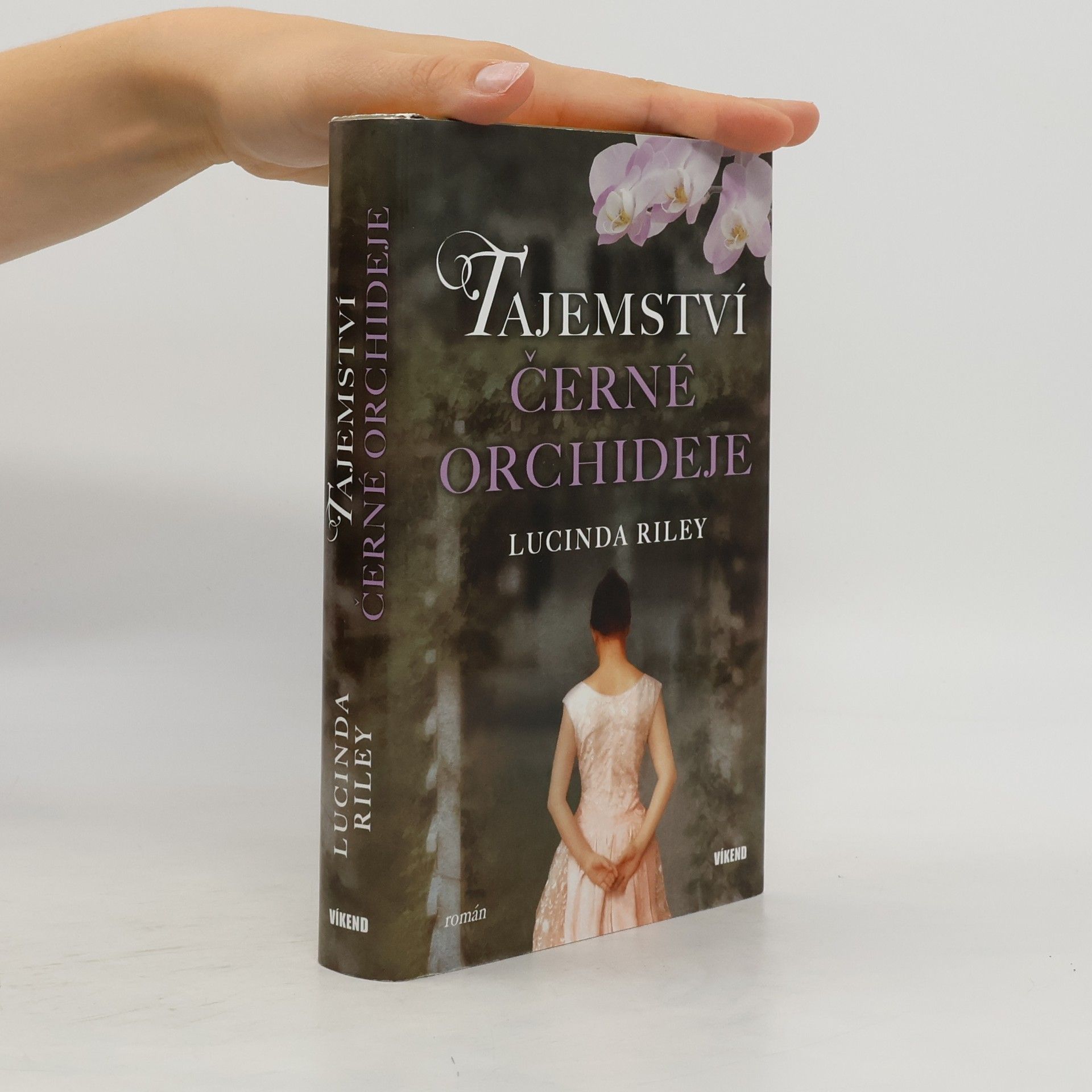 Lucinda Riley Tajemství černé orchideje